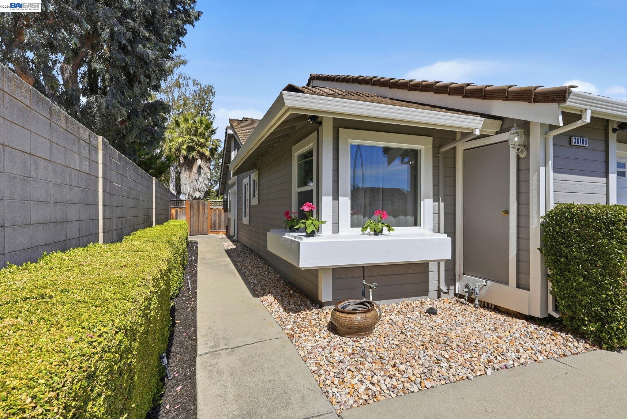 38109 Iris Court, Newark CA 94560 — photo 5