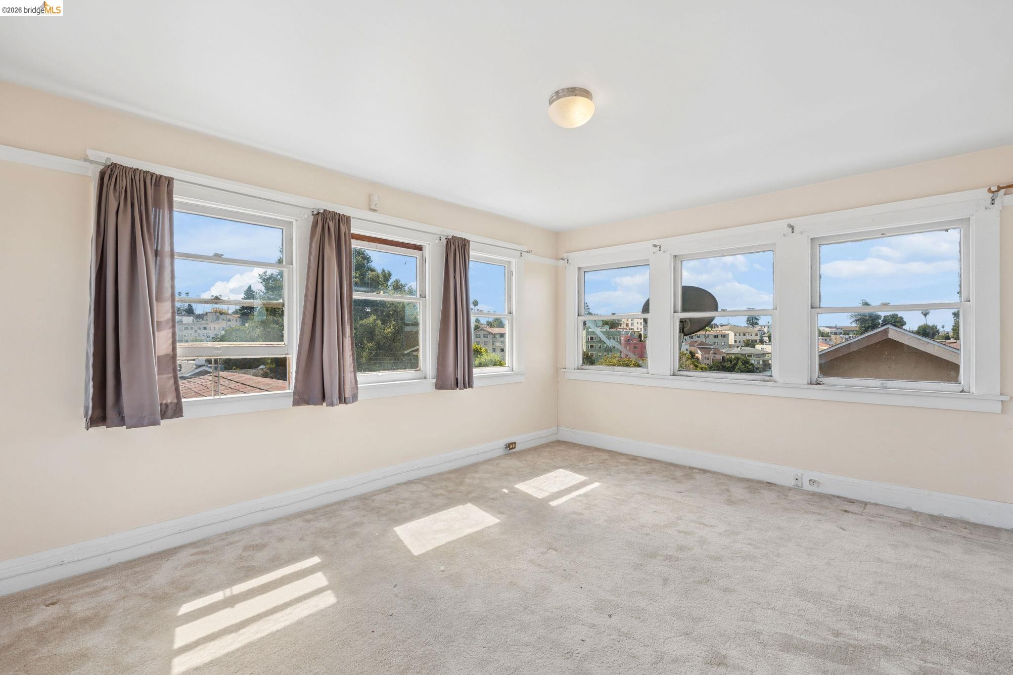 521 Zorah St, Oakland CA 94606 — photo 34