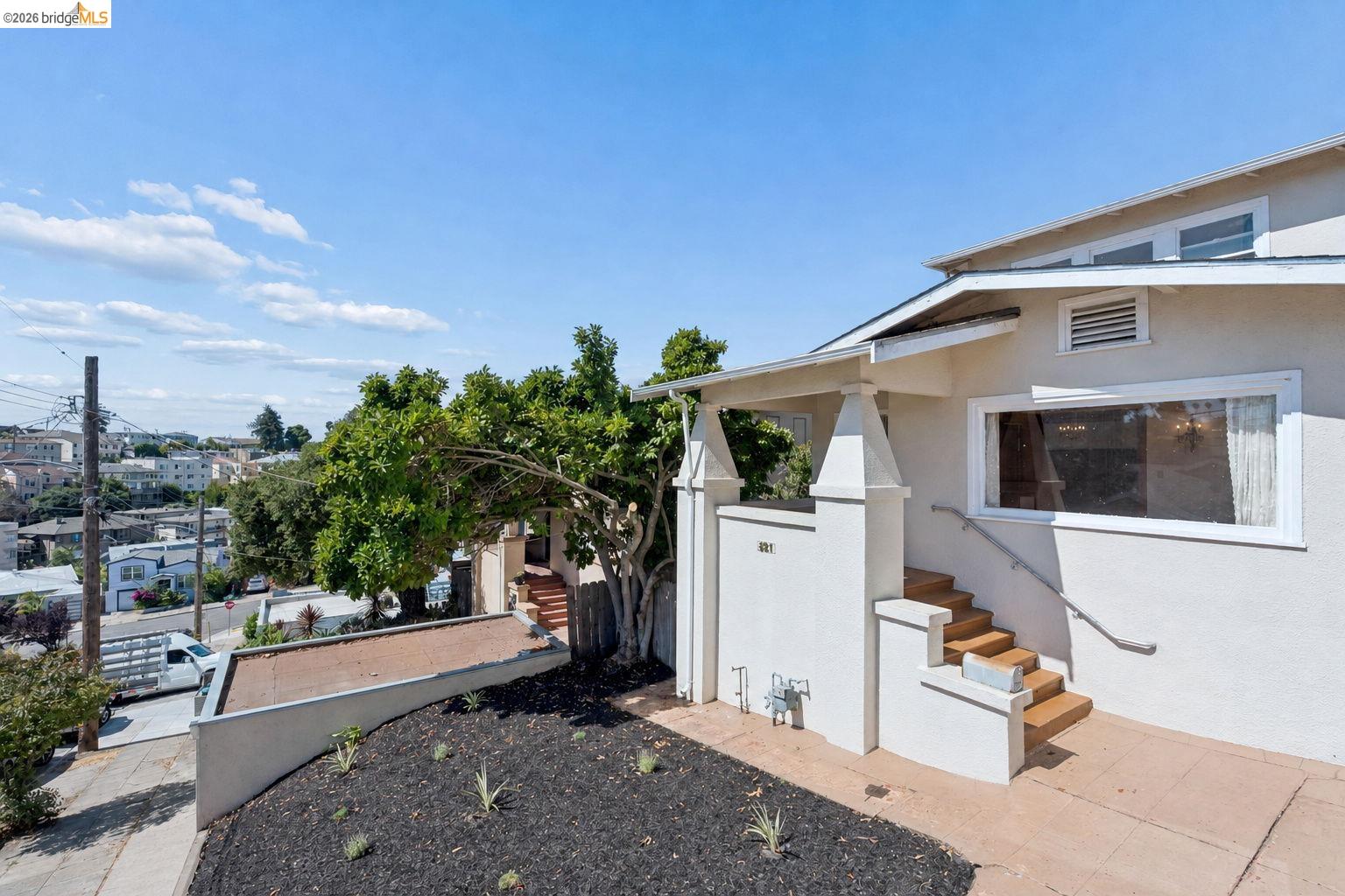 521 Zorah St, Oakland CA 94606 — photo 7