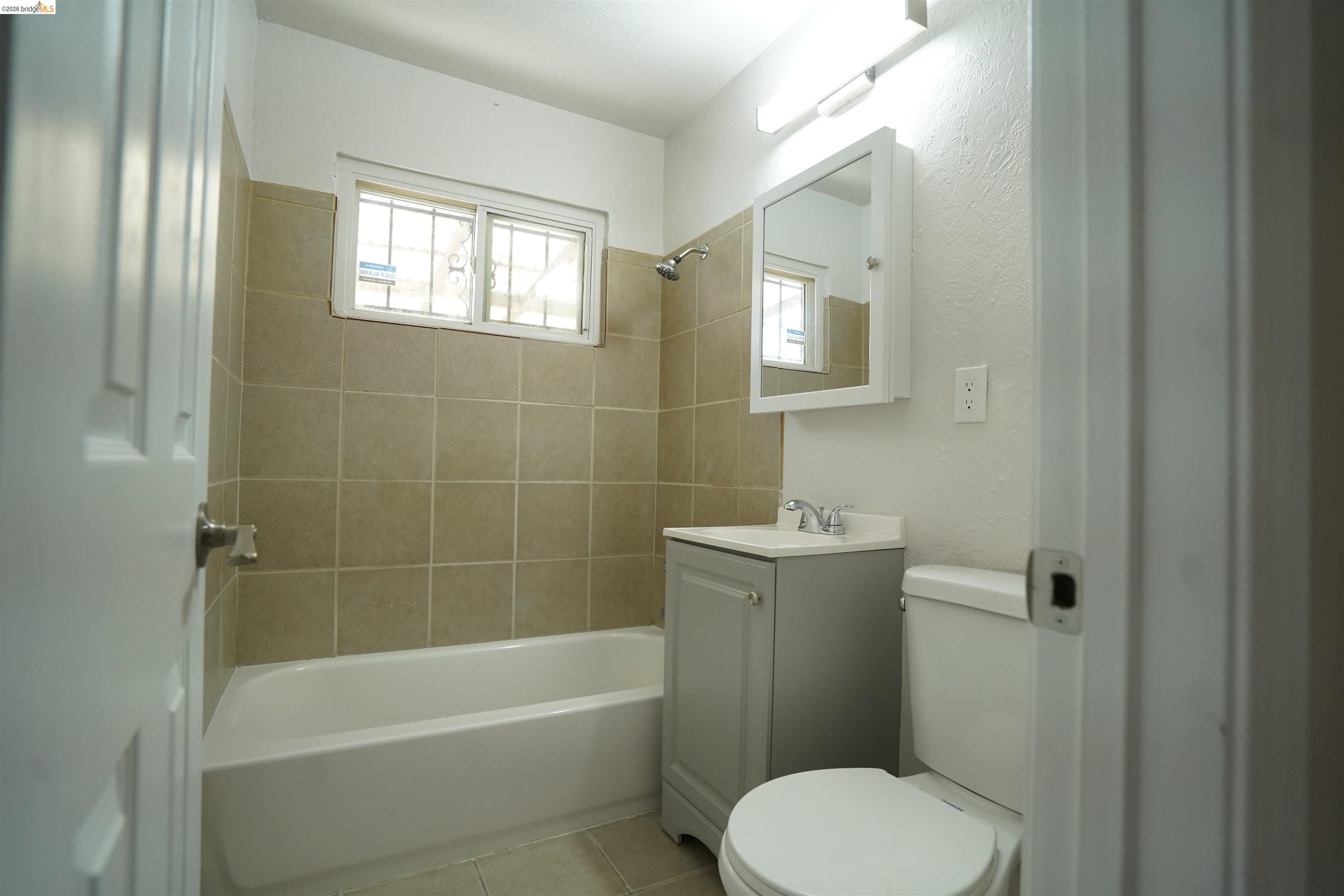 935 106Th Ave, Oakland CA 94603 — photo 11