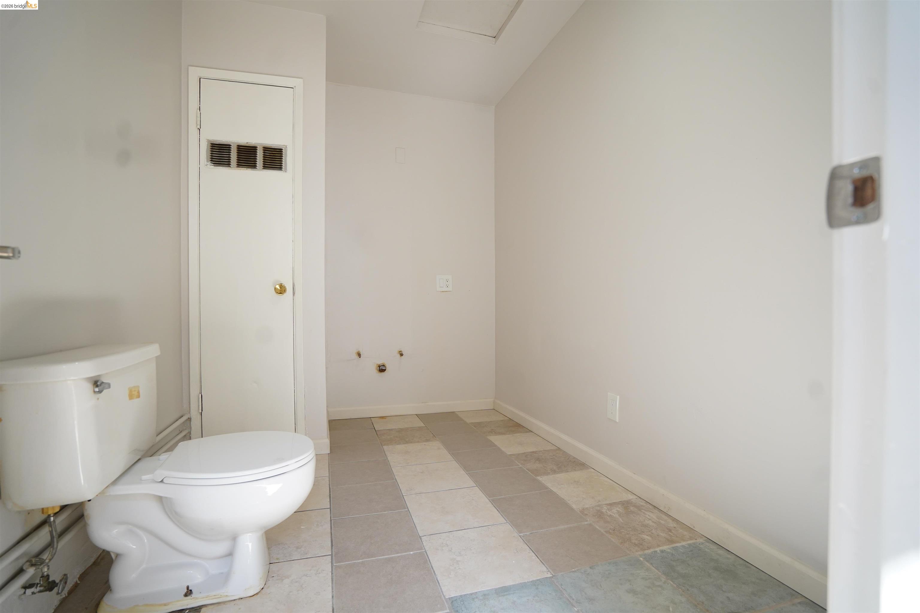 935 106Th Ave, Oakland CA 94603 — photo 12