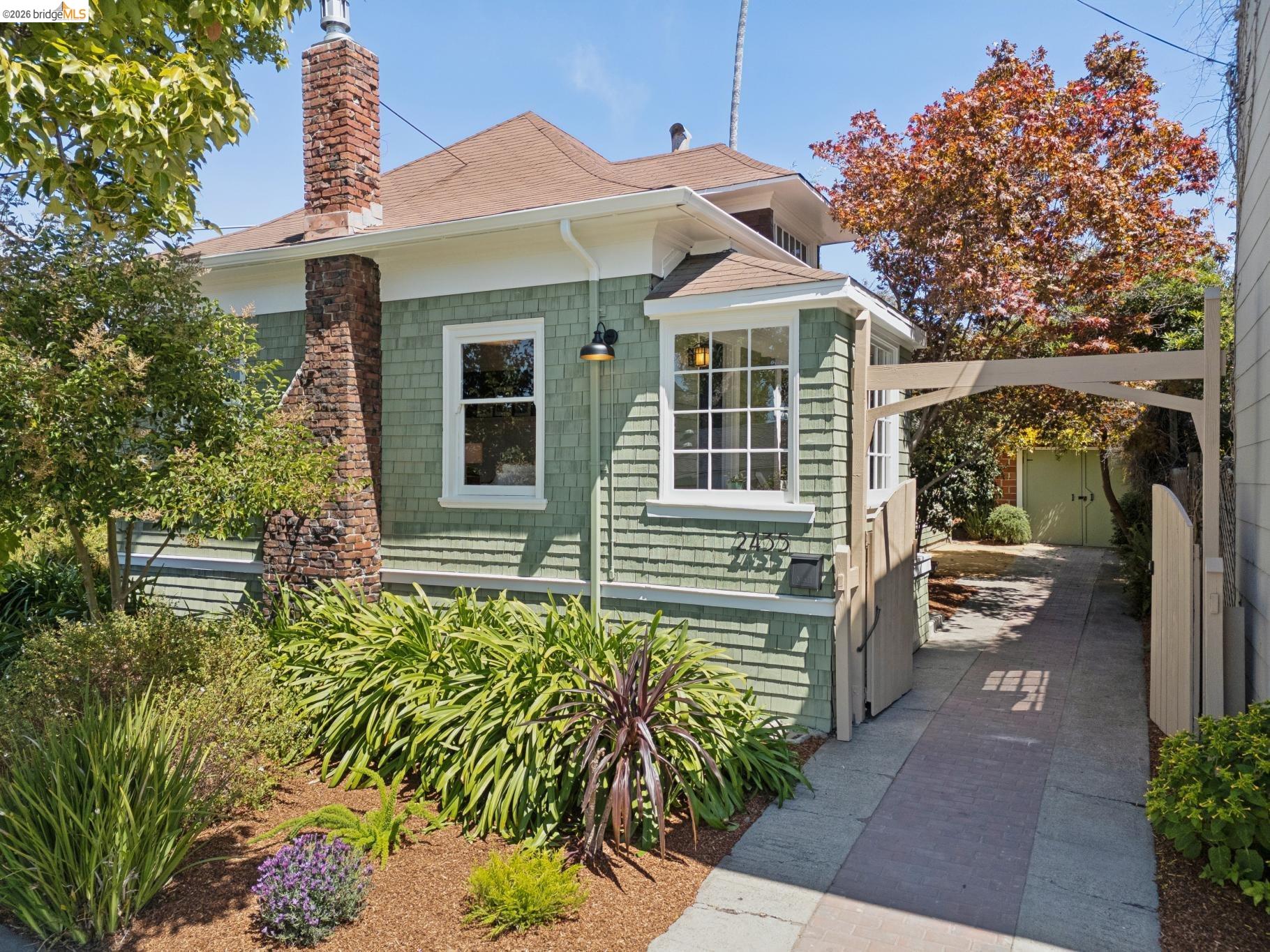 2435 Valley Street, Berkeley, CA 94702