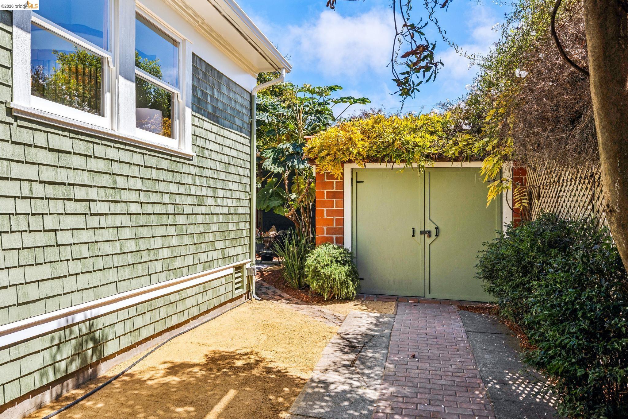2435 Valley Street, Berkeley CA 94702 — photo 9