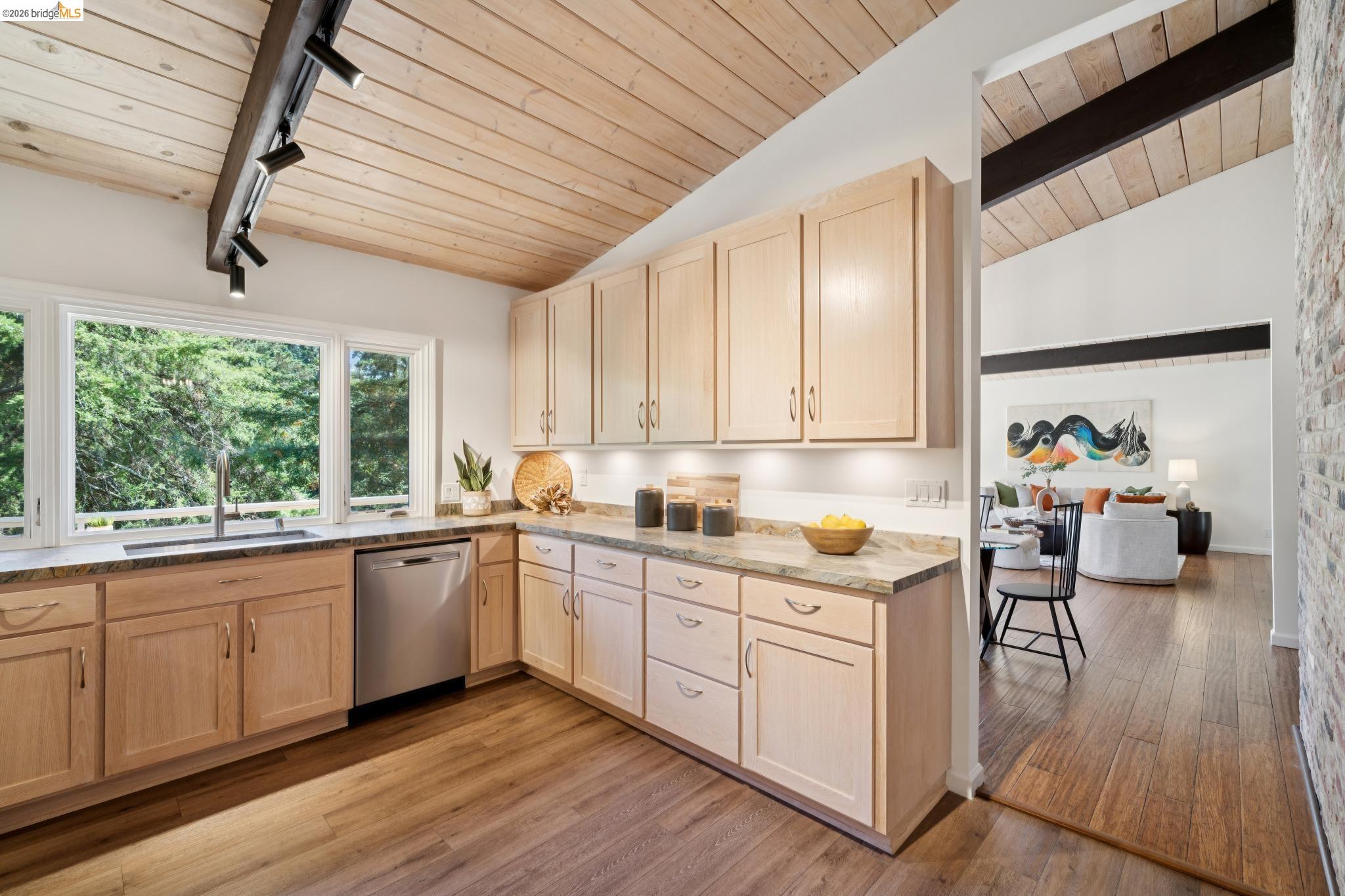 6040 Chelton Dr, Oakland CA 94611 — photo 18