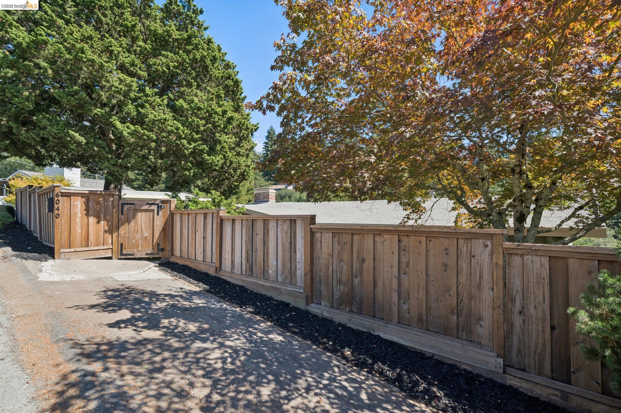 6040 Chelton Dr, Oakland CA 94611 — photo 52