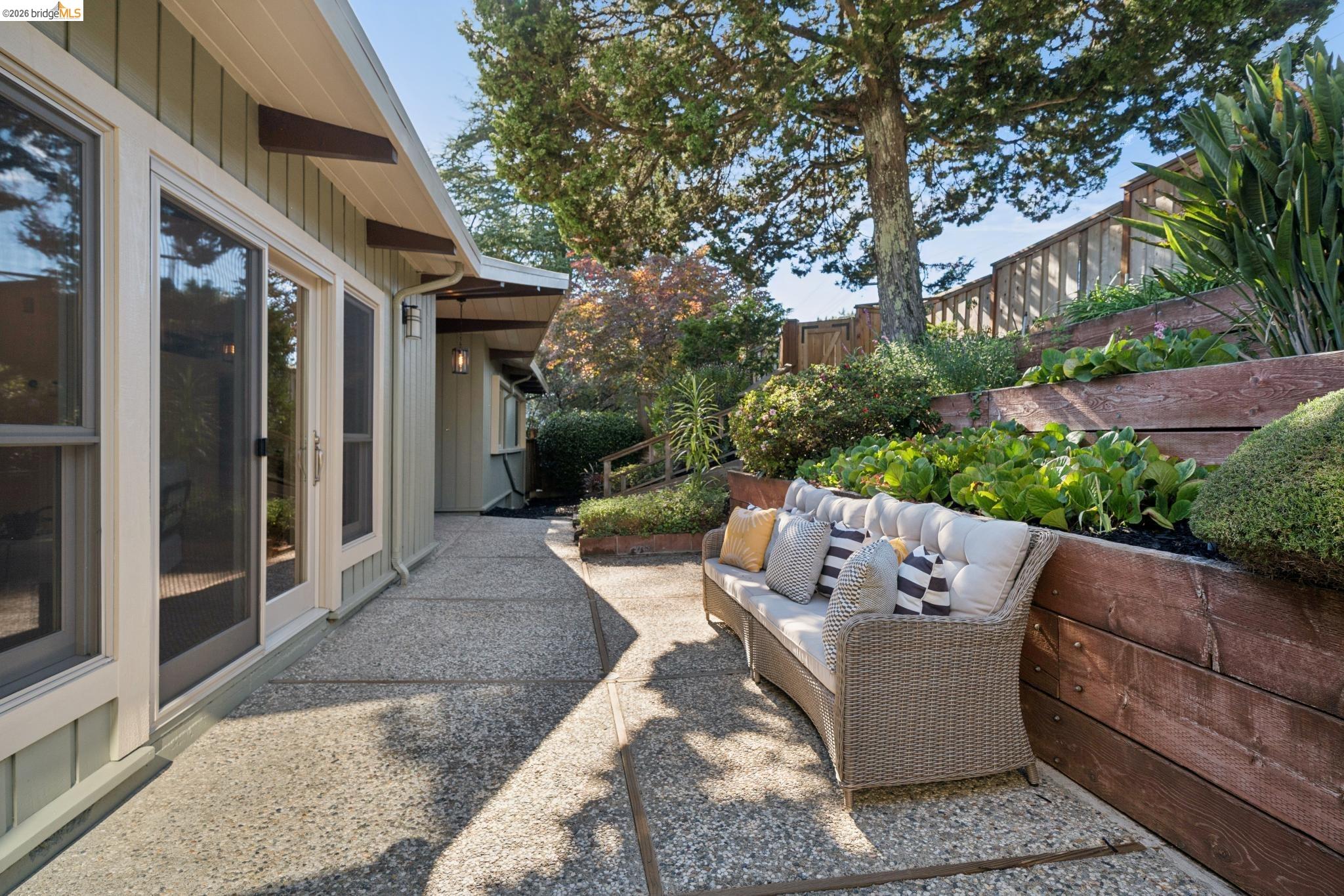 6040 Chelton Dr, Oakland CA 94611 — photo 54