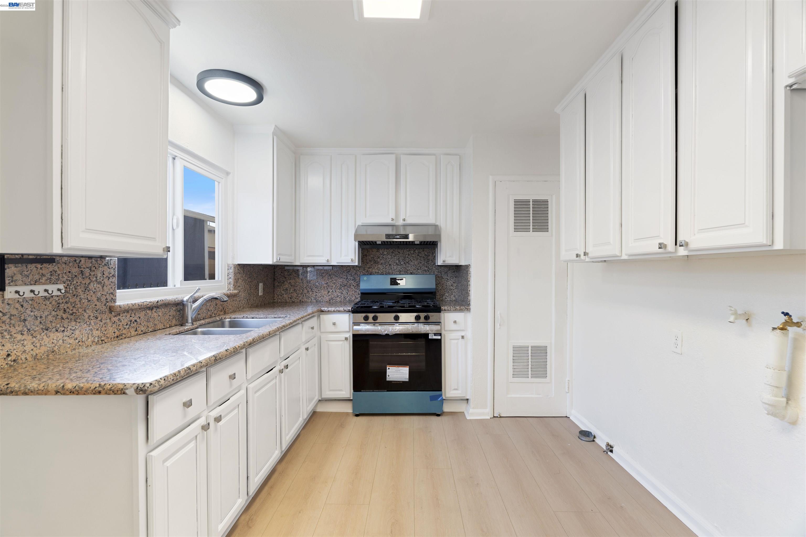 1006 72nd Ave, Oakland CA 94621 — photo 11