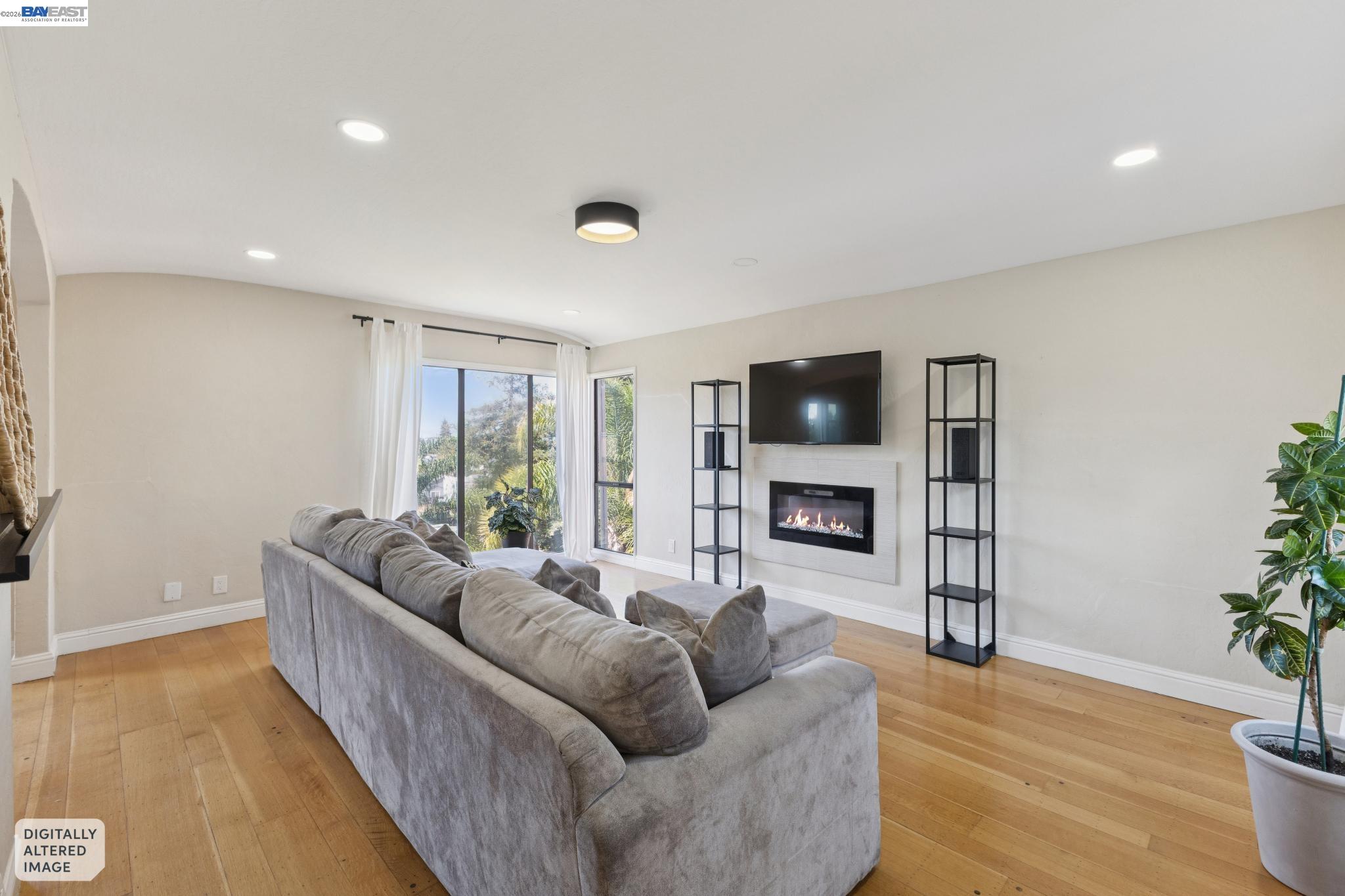 8233 Golf Links Rd, Oakland CA 94605 — photo 8