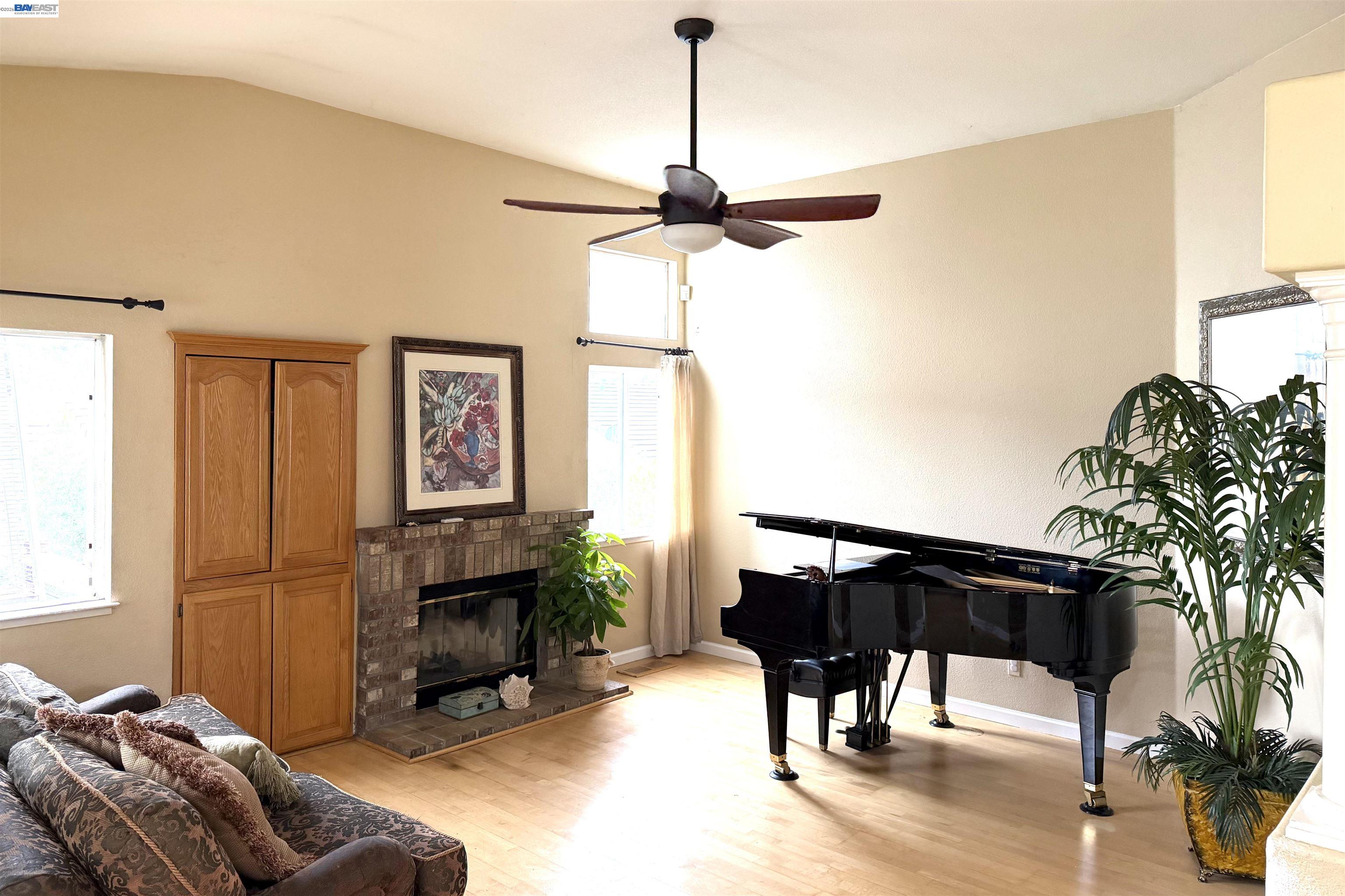 8051 Canyon Creek Cir, Pleasanton CA 94588 — photo 9