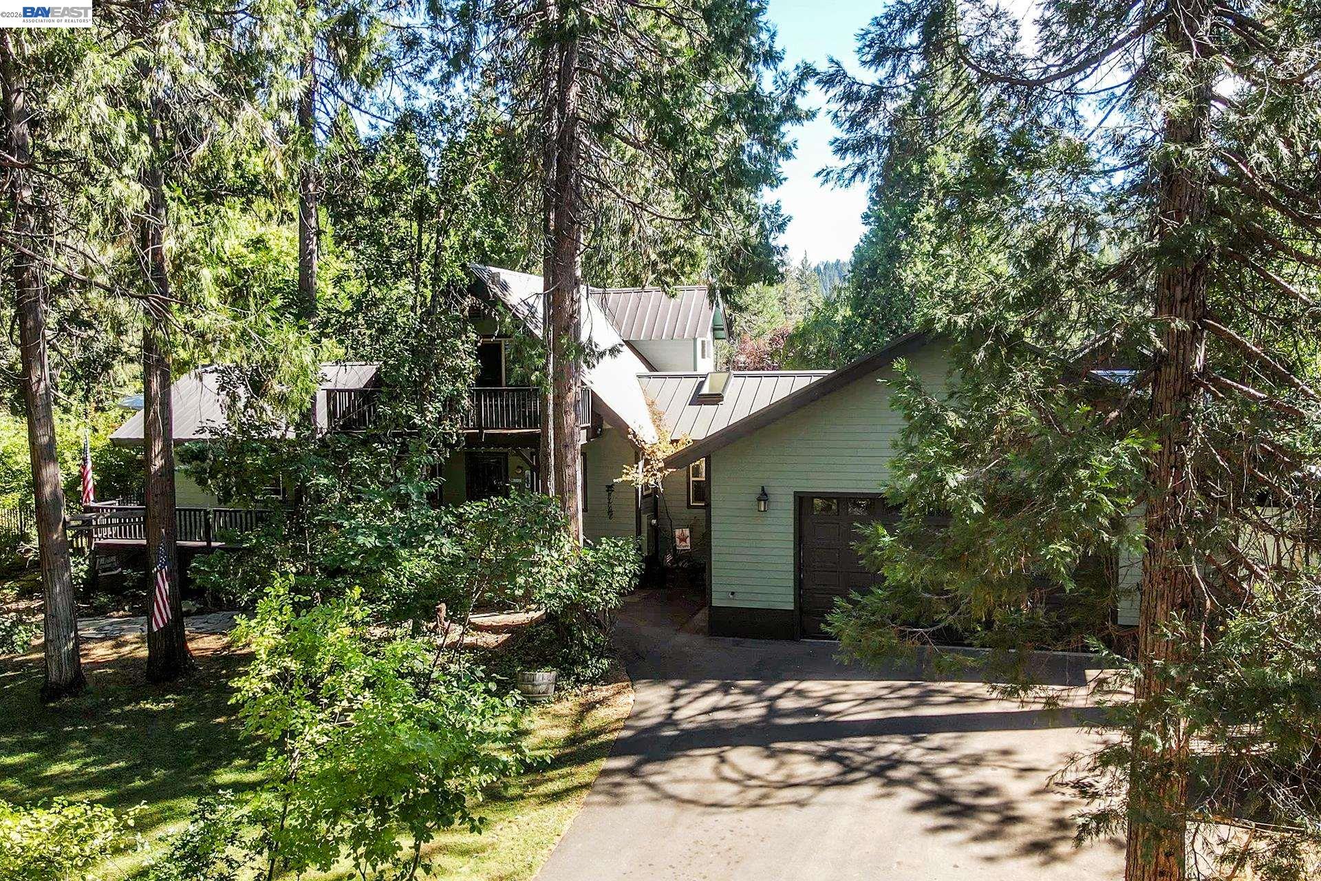 320 Airport Rd, Trinity Center CA 96091 — photo 2