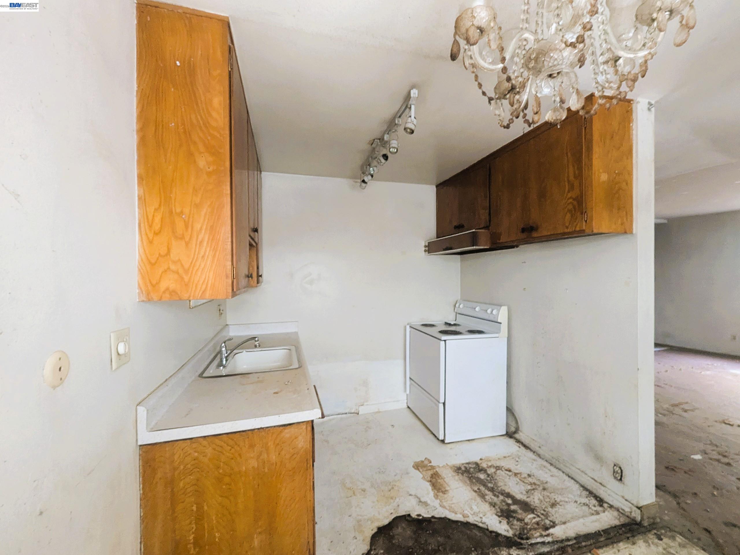 3877 Howe St # 107, Oakland CA 94611 — photo 11
