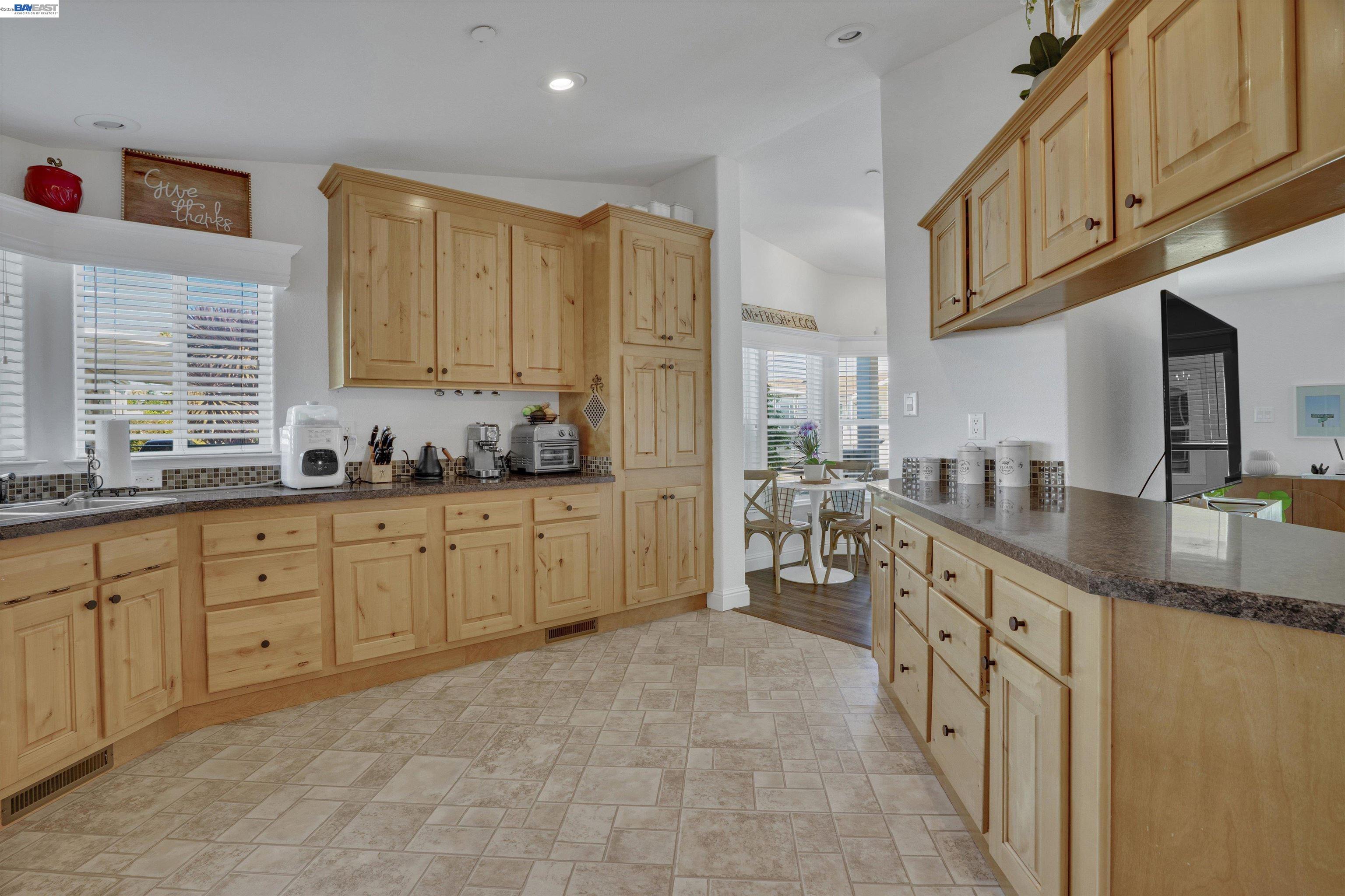 60 Palm Dr, Union City CA 94587 — photo 12