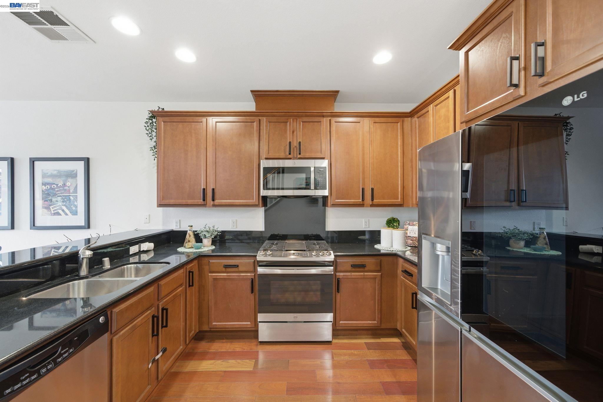 1012 Martin Luther King Dr, Hayward CA 94541 — photo 16
