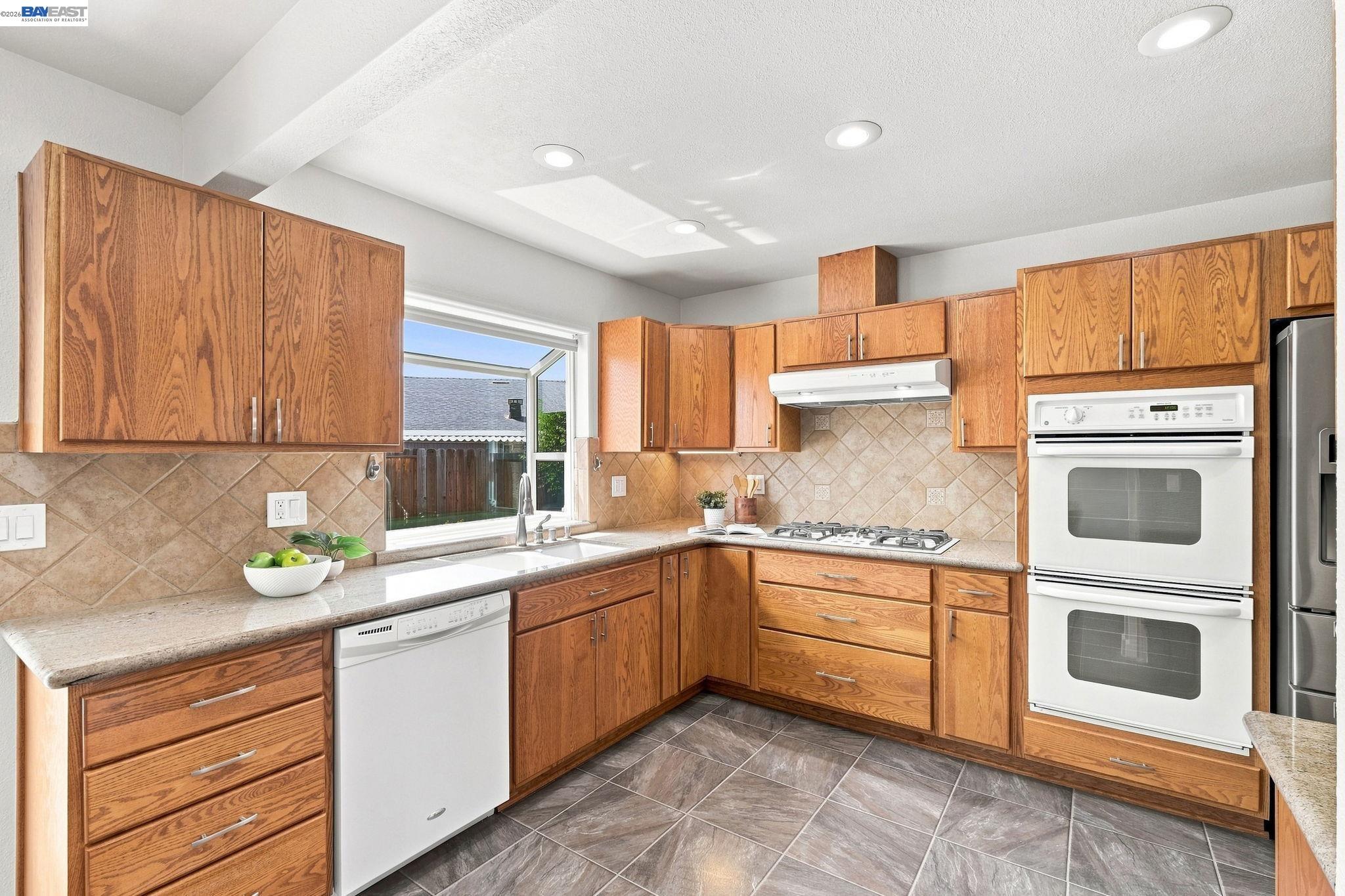 32235 Pulaski Dr, Hayward CA 94544 — photo 15