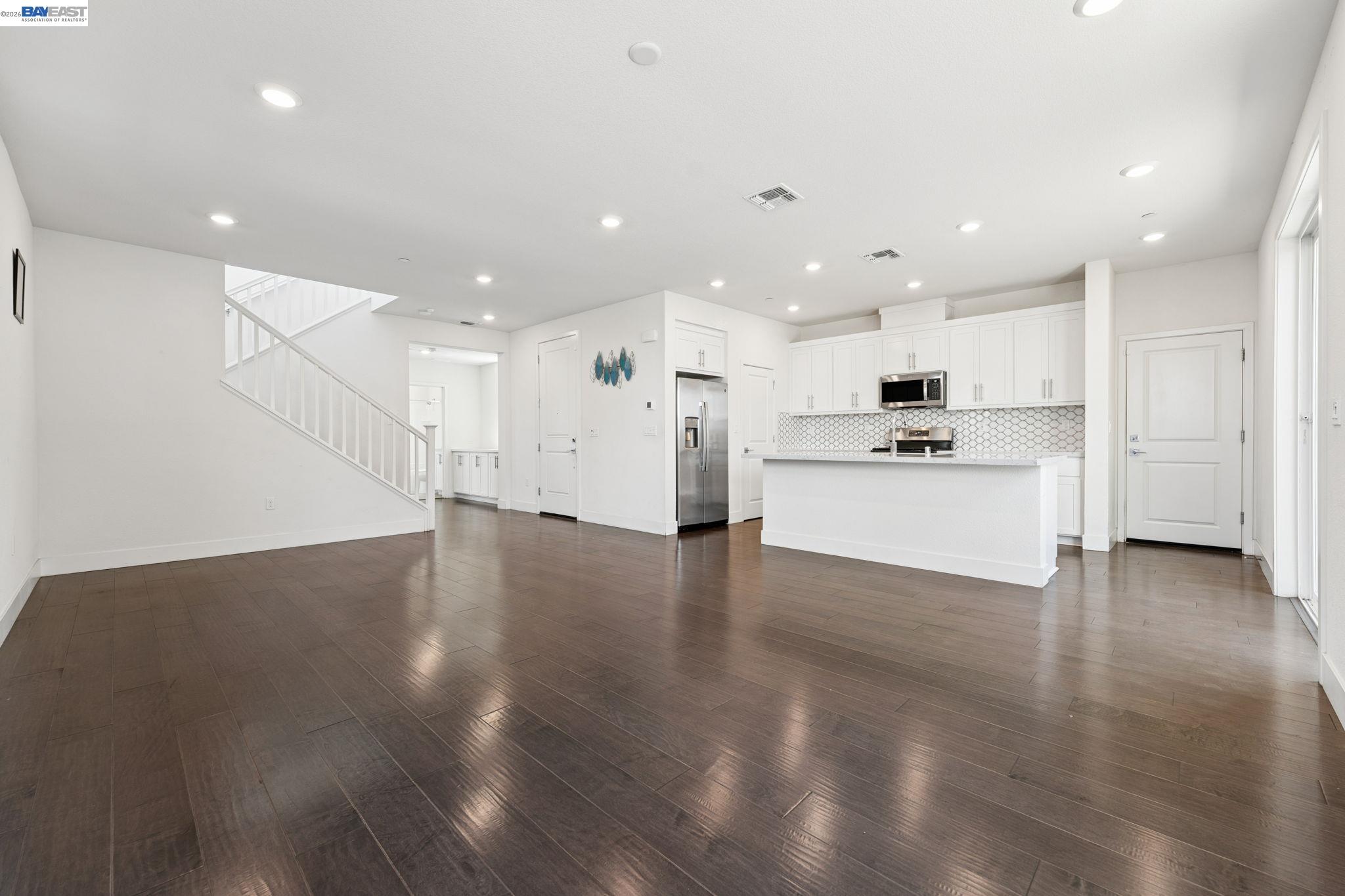 2107 Daimler St, Lathrop CA 95330 — photo 4