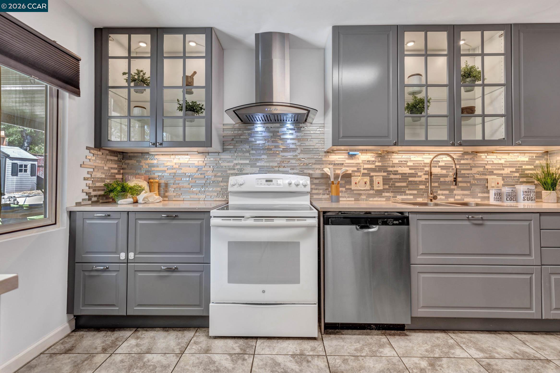 1162 Francine Ct, Concord CA 94518 — photo 12