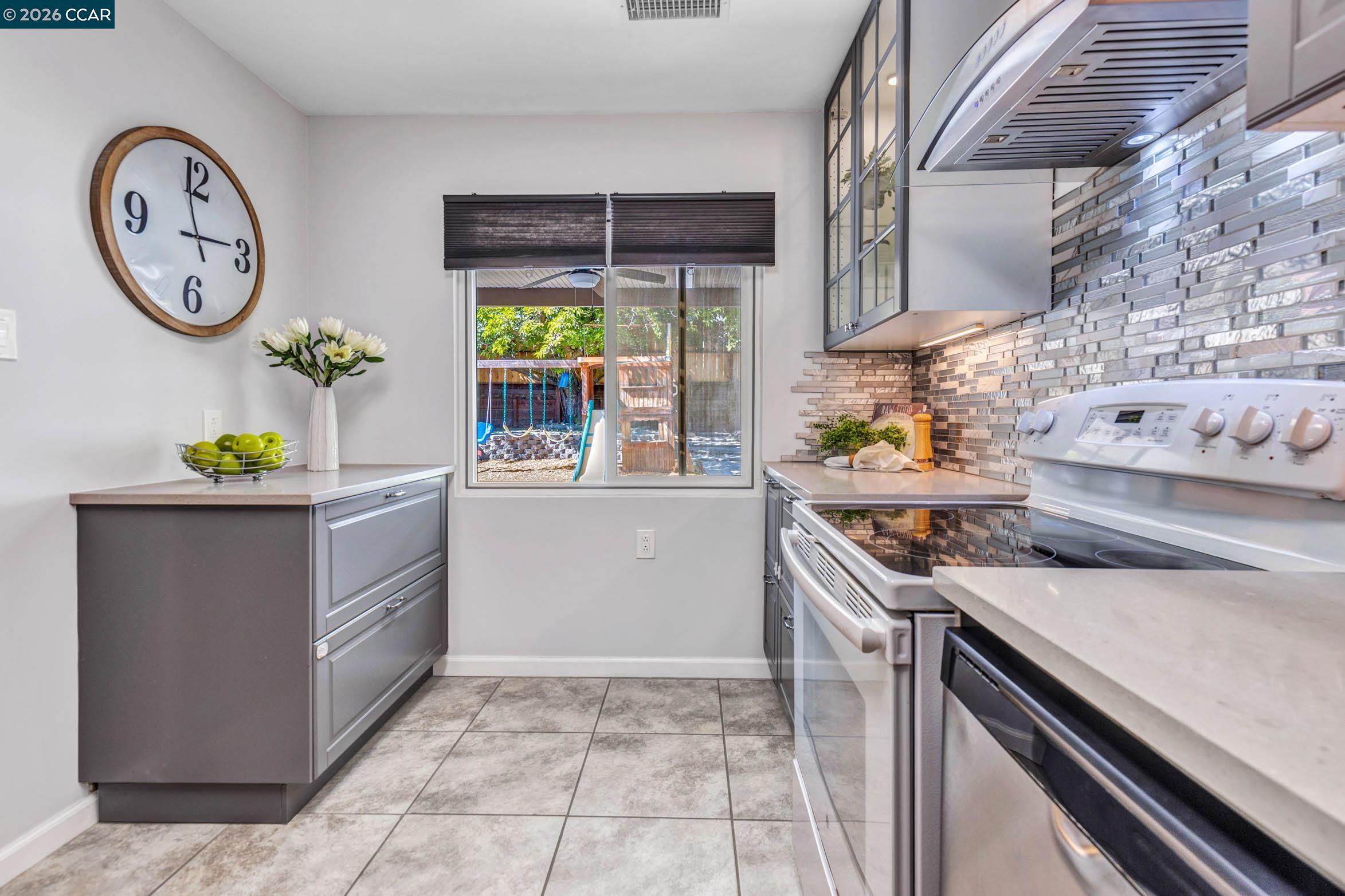1162 Francine Ct, Concord CA 94518 — photo 13