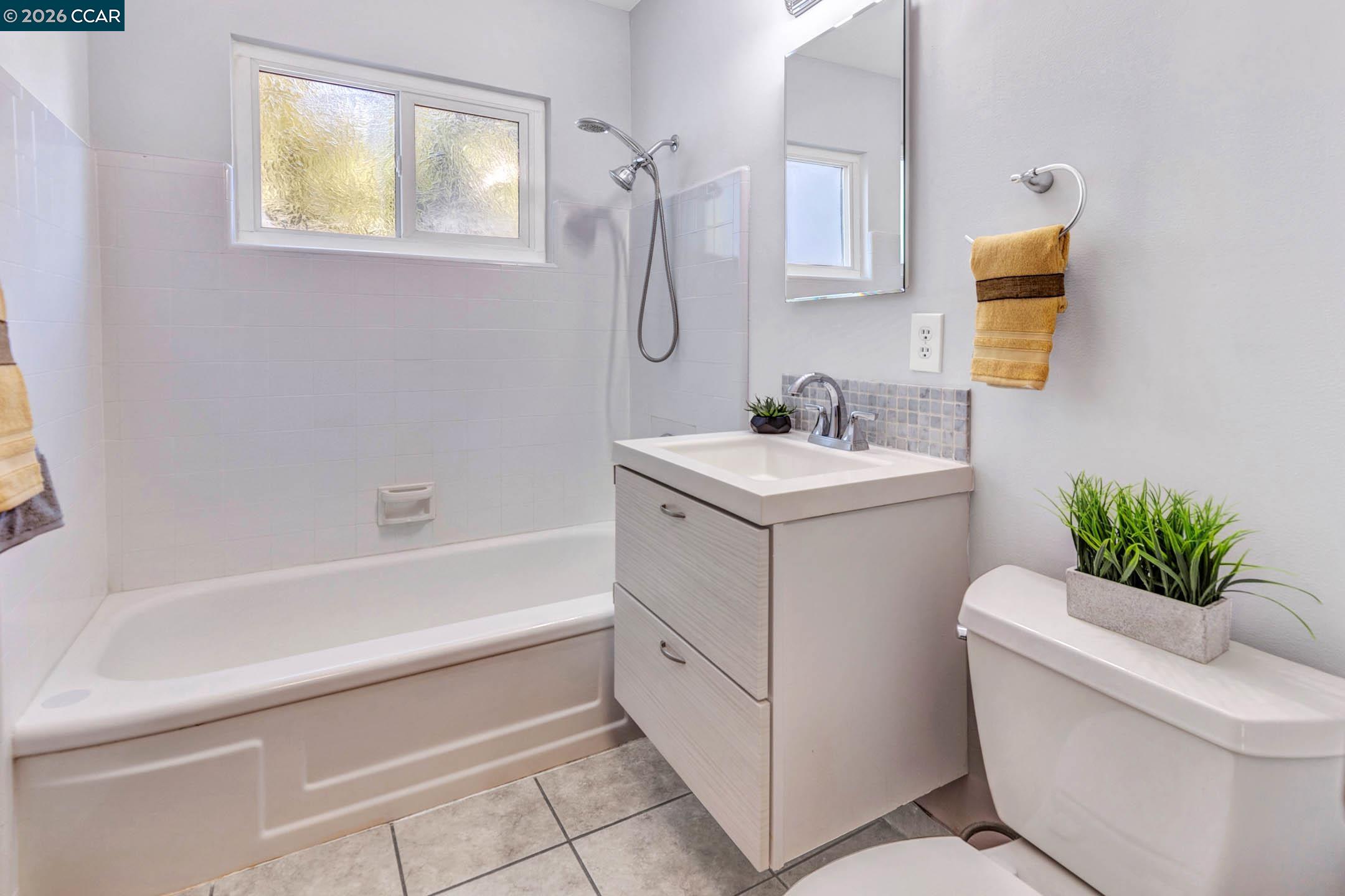 1162 Francine Ct, Concord CA 94518 — photo 18