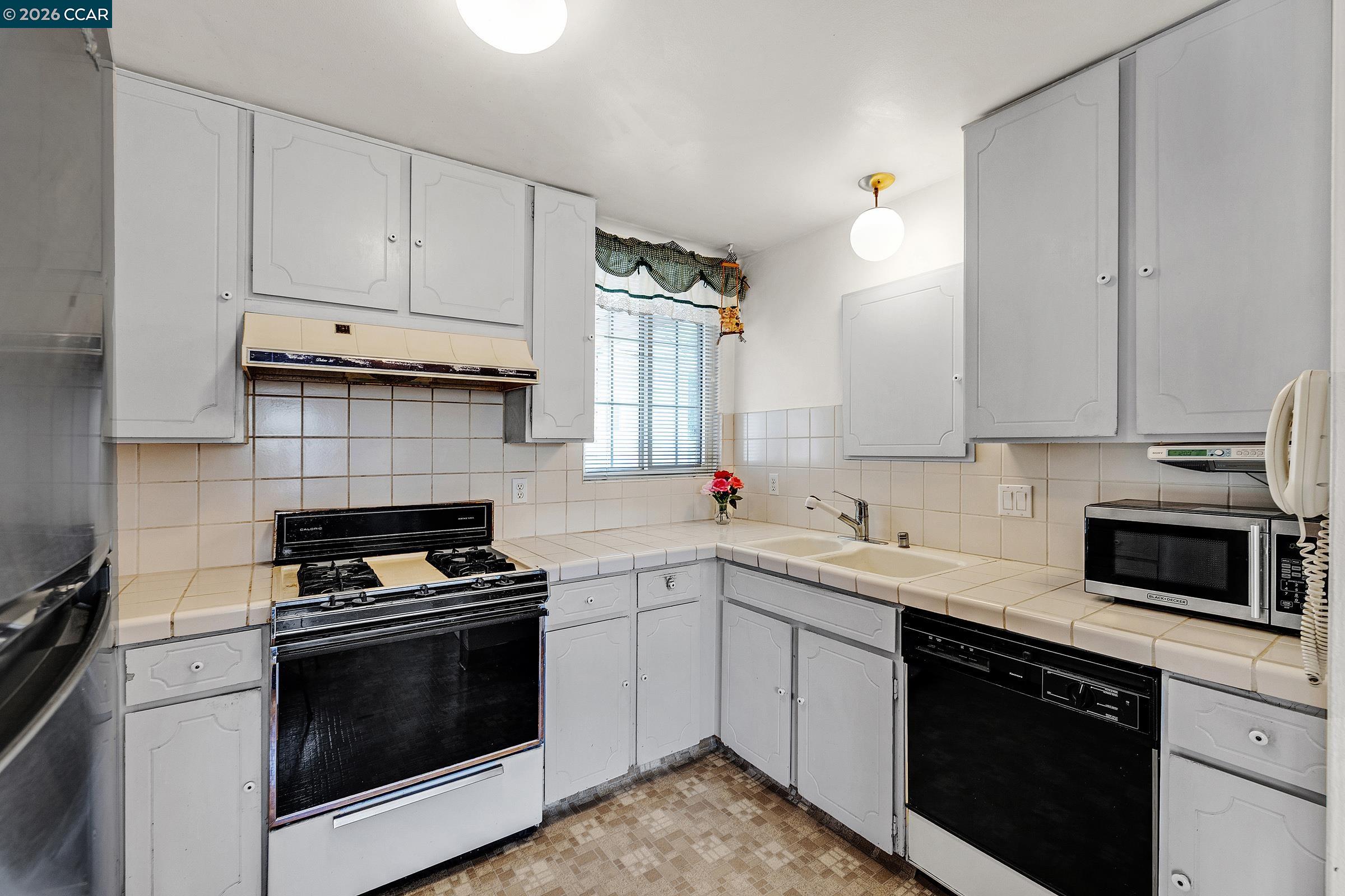 38087 Young Dr, Fremont CA 94536 — photo 12