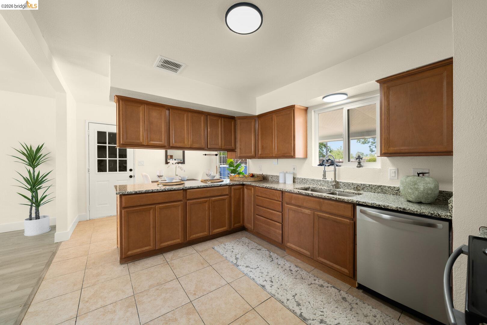 1361 Longshore CT, Sacramento CA 95838 — photo 27
