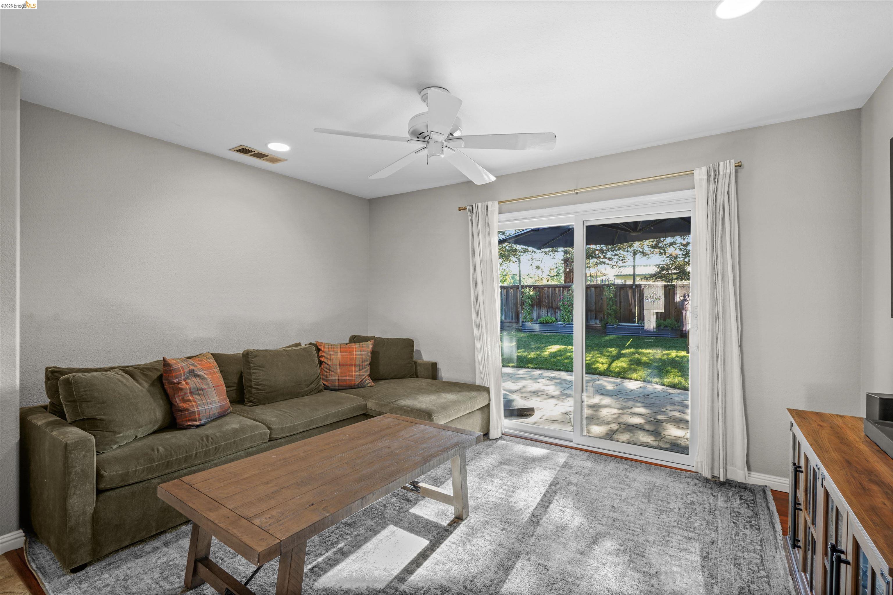 1049 Meadowgate Way, Brentwood CA 94513 — photo 15