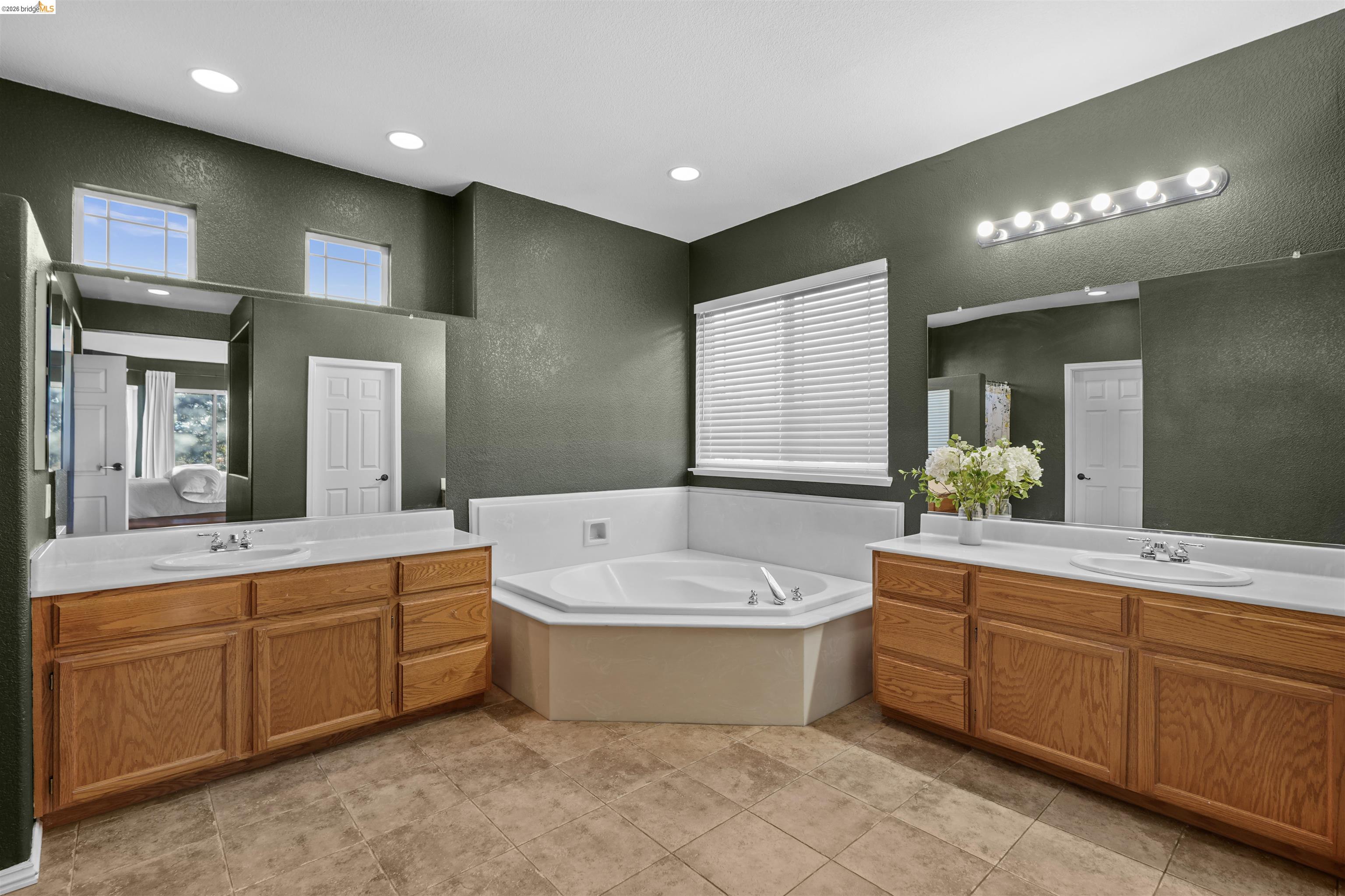 1049 Meadowgate Way, Brentwood CA 94513 — photo 52