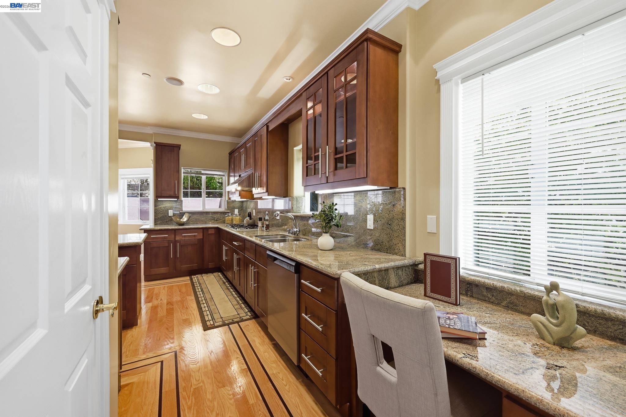 7420 Skyline Blvd, Oakland CA 94611 — photo 32
