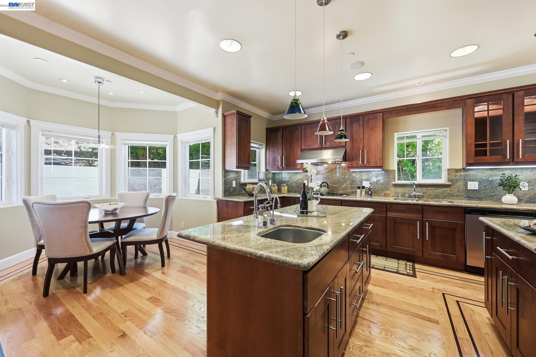 7420 Skyline Blvd, Oakland CA 94611 — photo 39