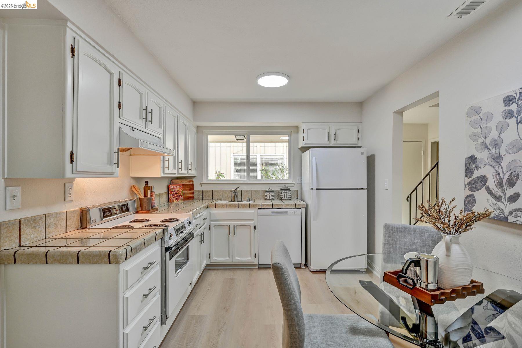 72 Rolling Green Way, Pleasant Hill CA 94523 — photo 13