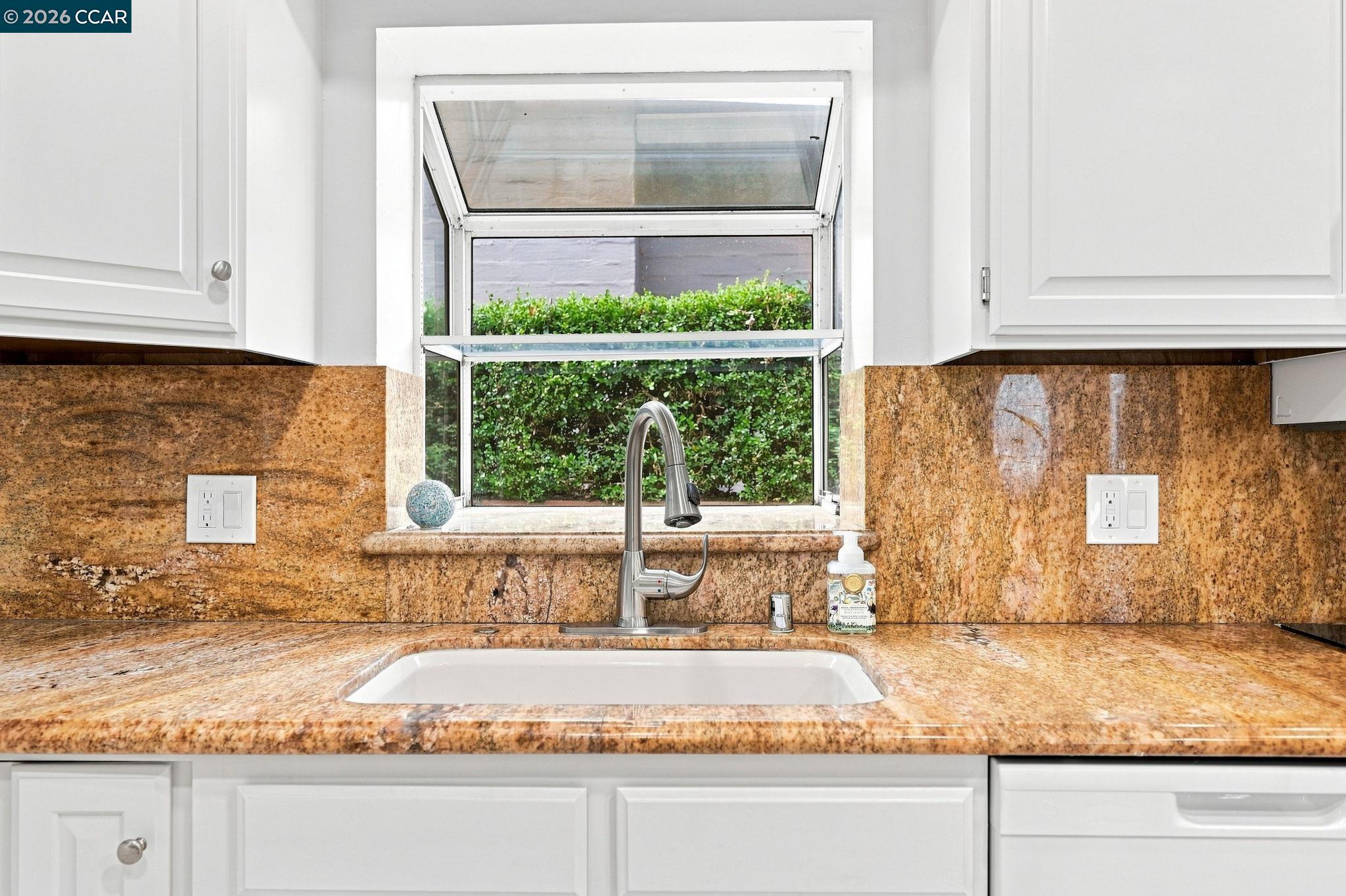 1169 Roxanne Ave, Hayward CA 94542 — photo 10