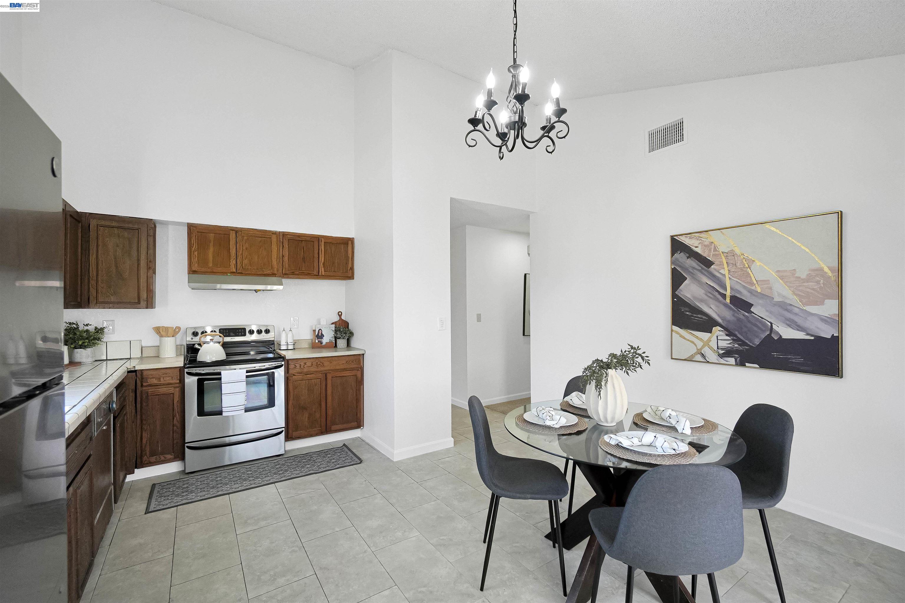 32321 Pollux Ct, Union City CA 94587 — photo 8