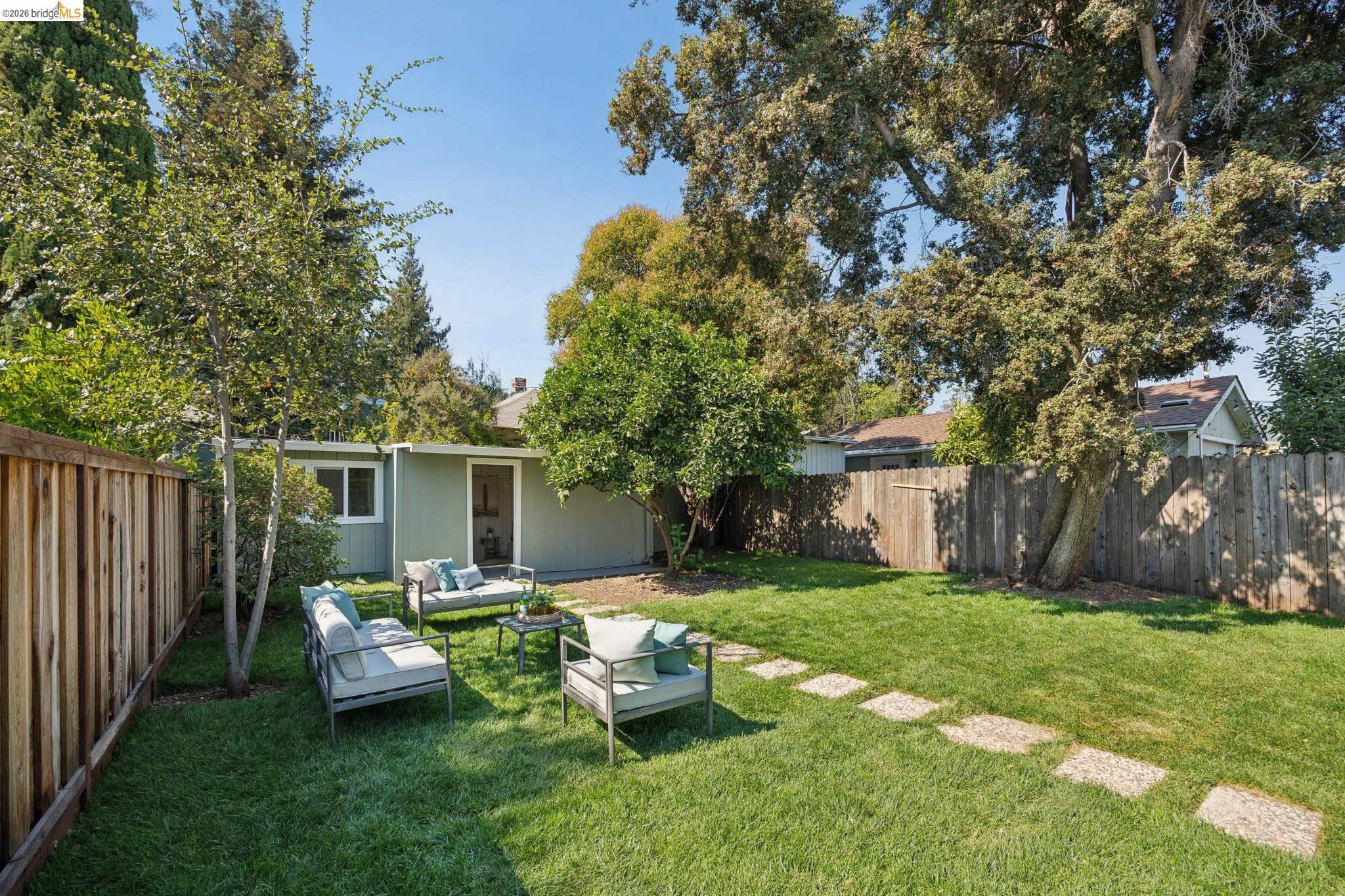 2533 Harrington Ave, Oakland CA 94601 — photo 14