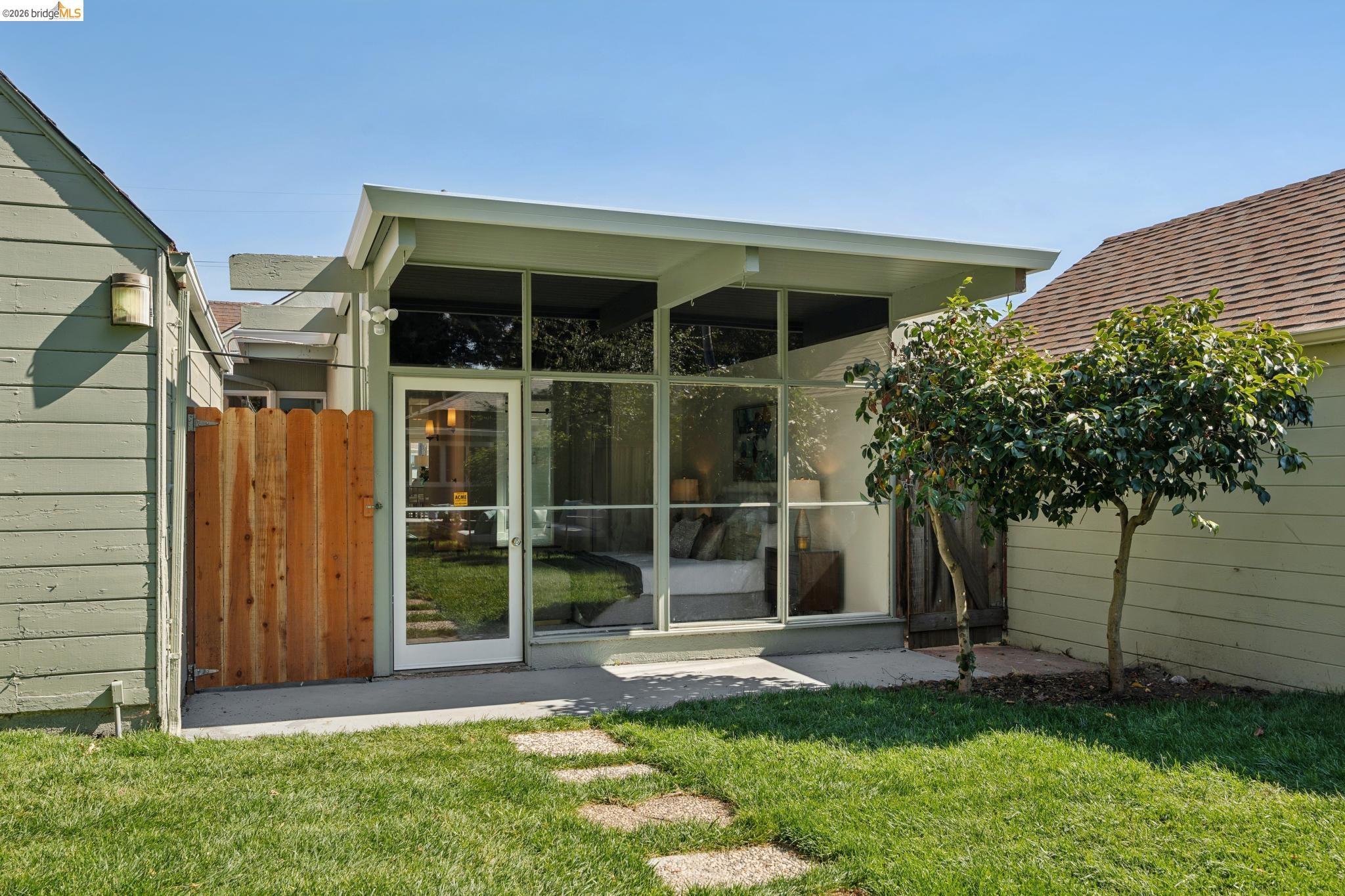 2533 Harrington Ave, Oakland CA 94601 — photo 20