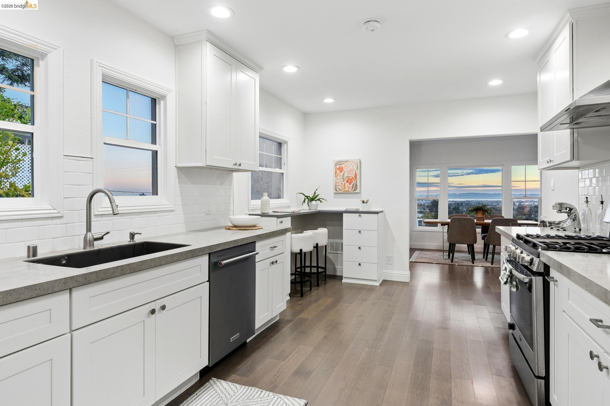 6124 Laird Ave, Oakland CA 94605 — photo 24