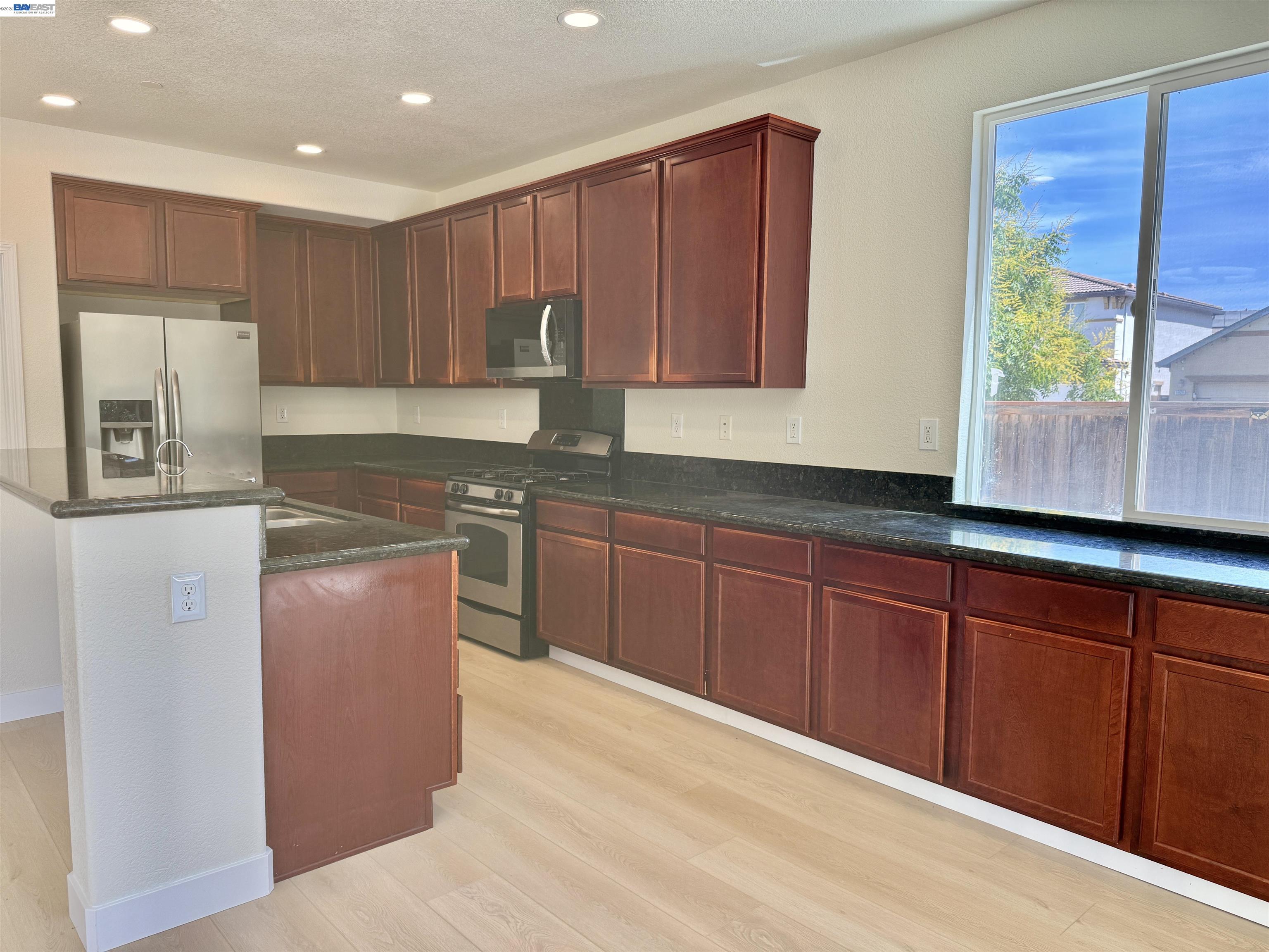 668 Landmark Pt, Lathrop CA 95330 — photo 11