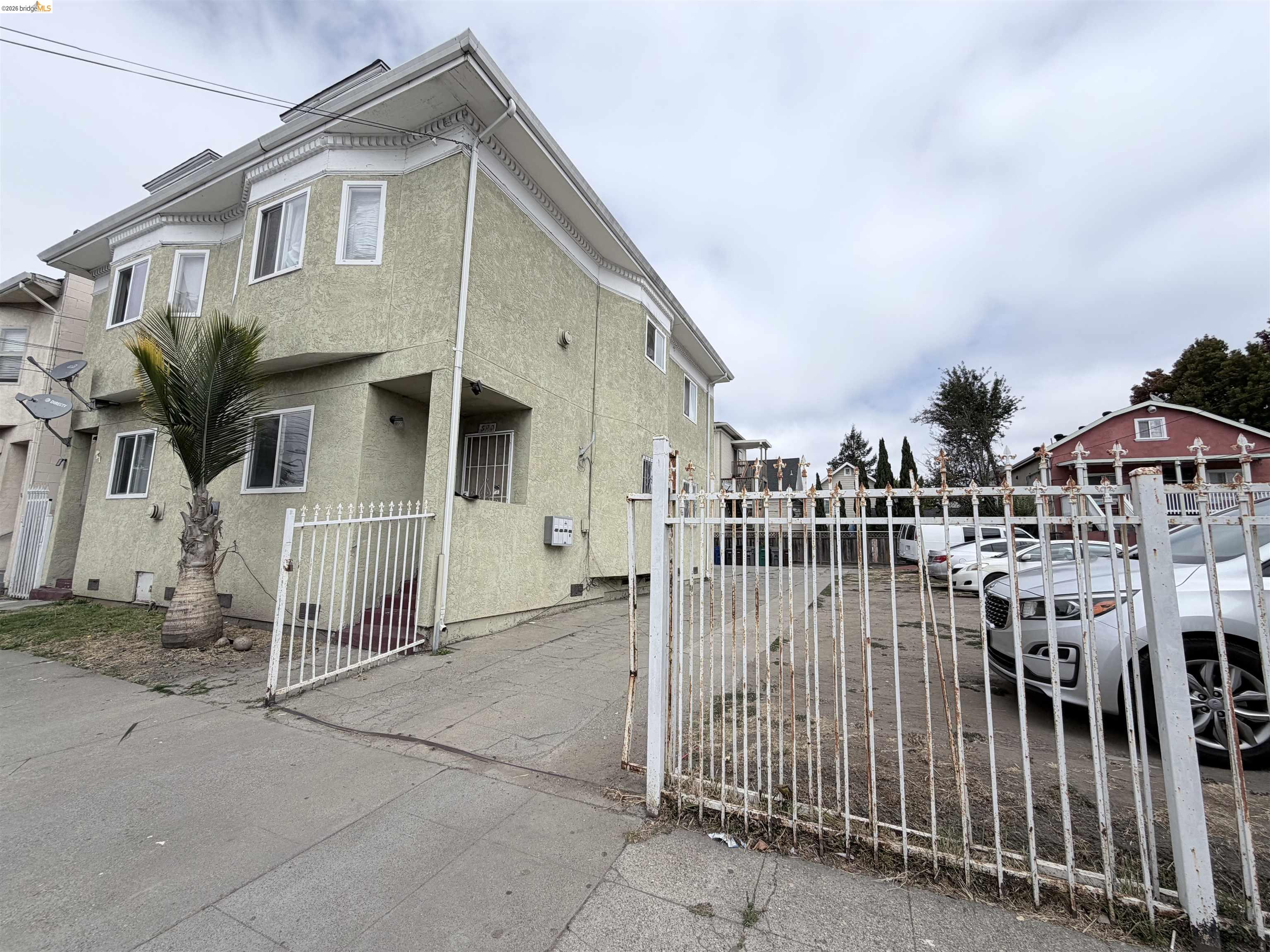 890 31St St, Oakland CA 94608 — photo 3