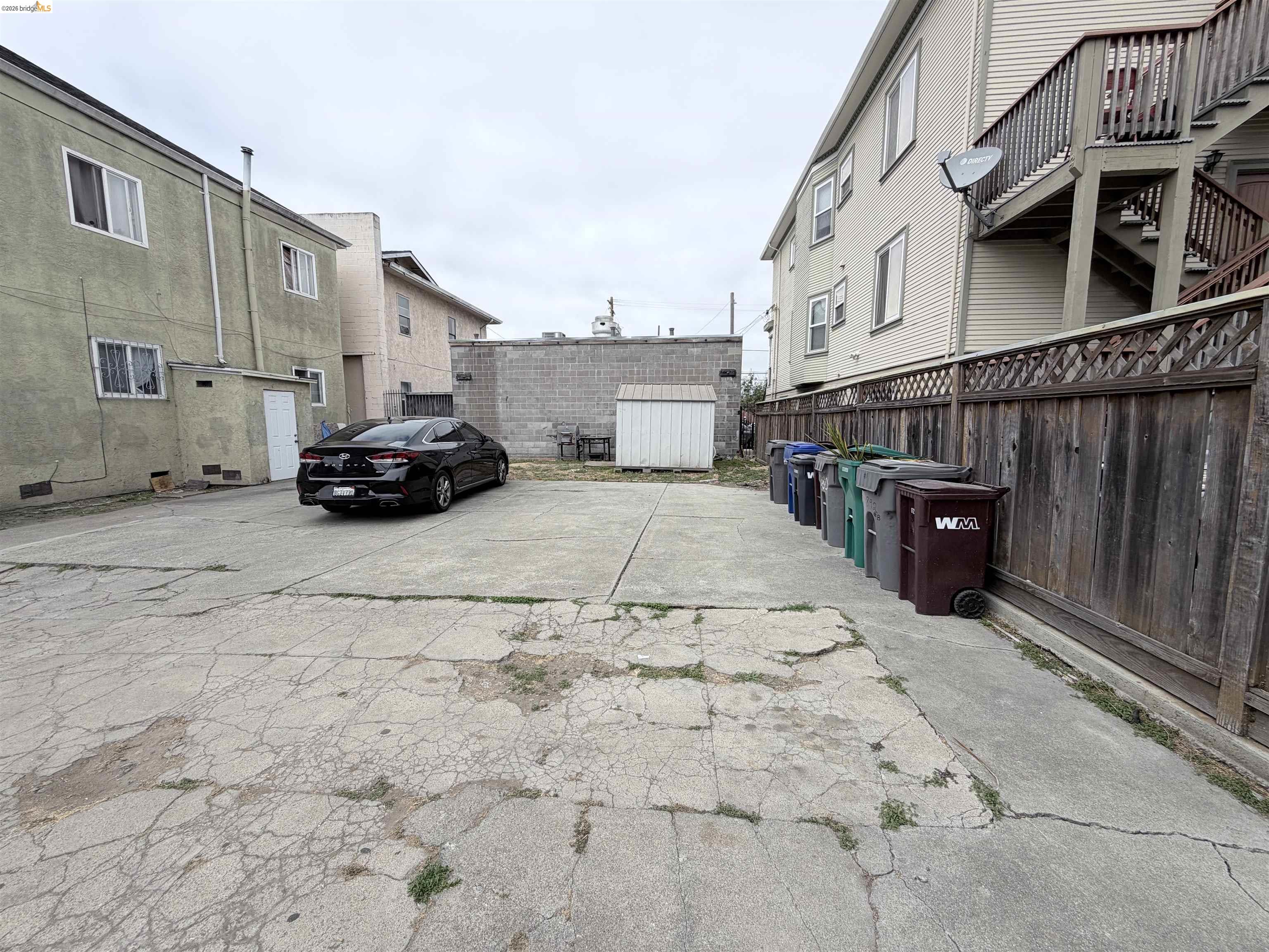 890 31St St, Oakland CA 94608 — photo 6