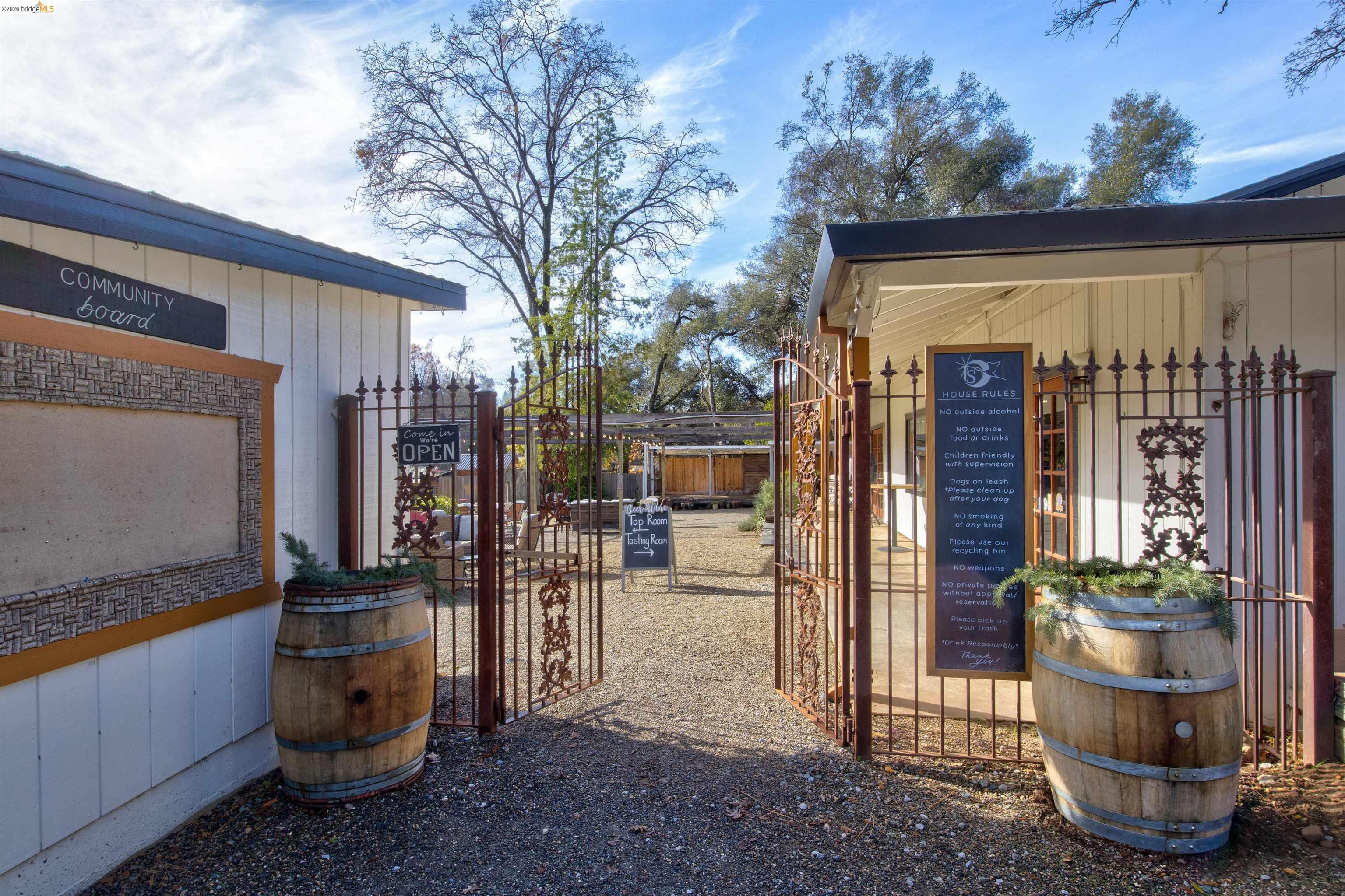 22004 Parrotts Ferry Rd, Sonora CA 95370 — photo 10