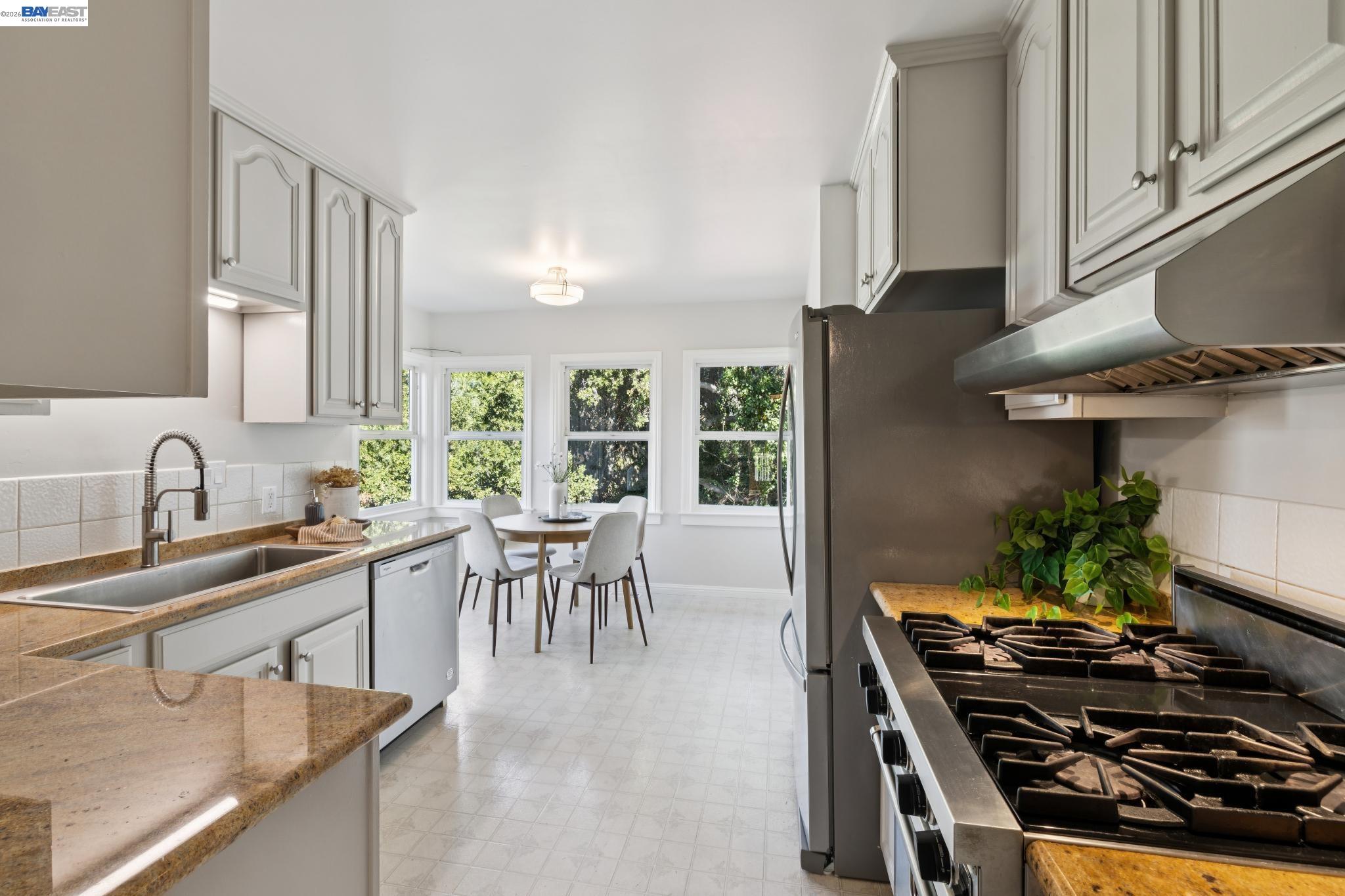 3051 Parker Ave, Oakland CA 94605 — photo 9