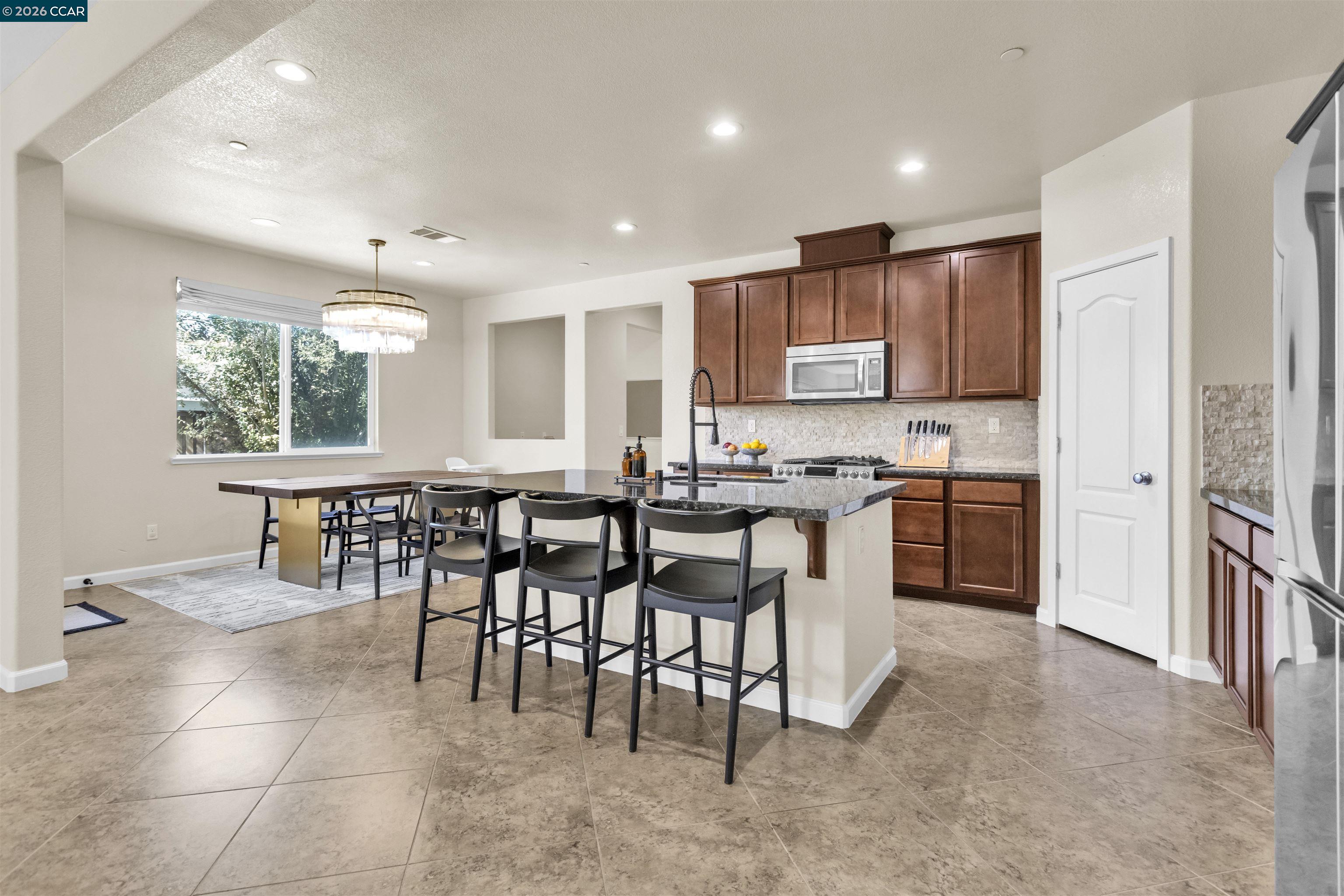 2421 Talaria Dr, Oakley CA 94561 — photo 9