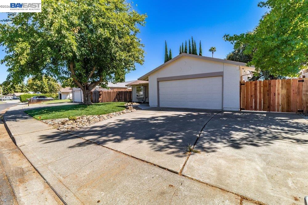 178 Richard Pl, Vacaville CA 95687 — photo 4