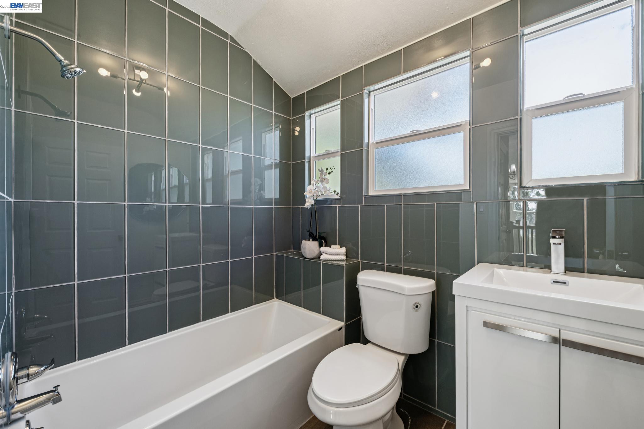 6031 Camden St, Oakland CA 94605 — photo 35