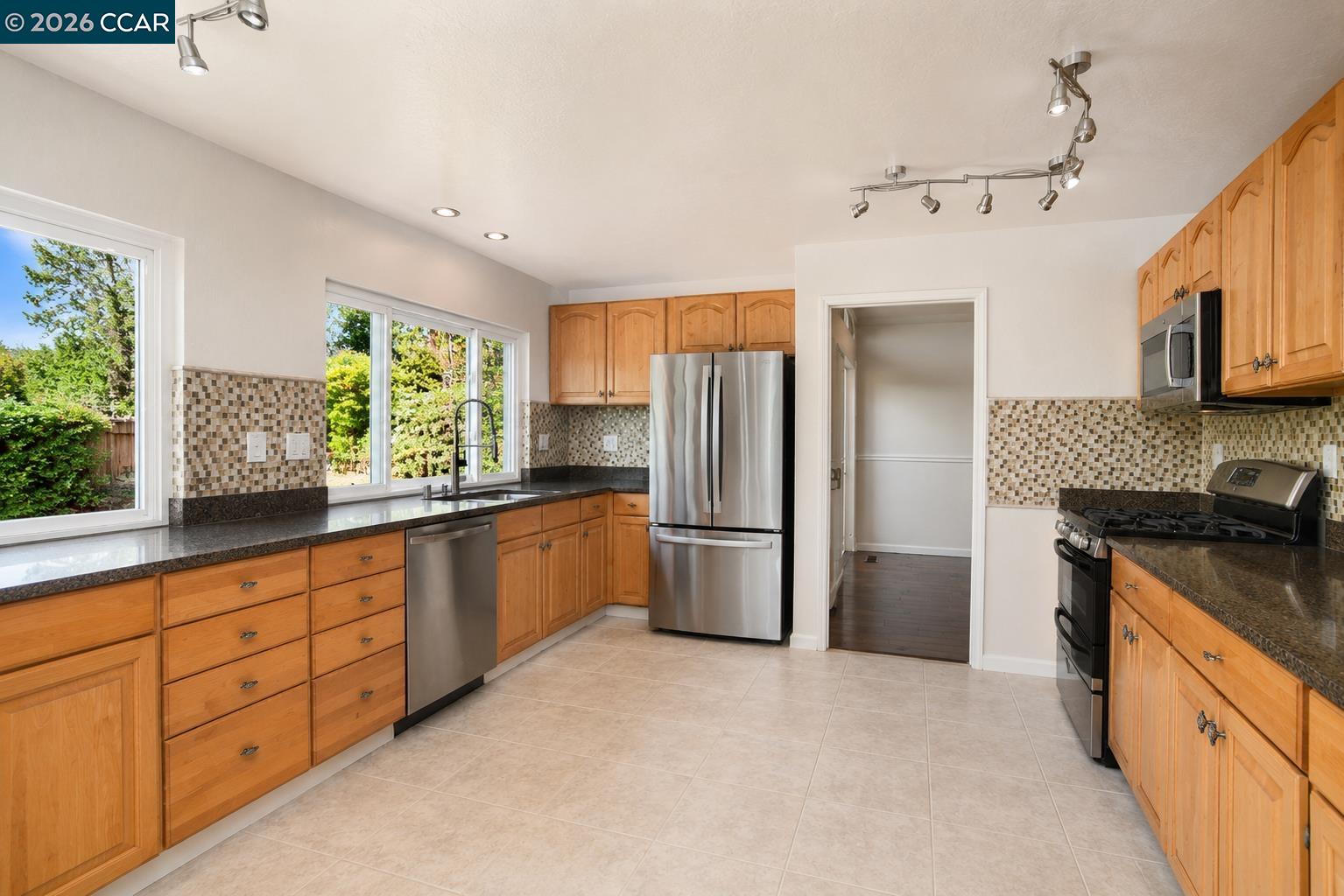 1325 New Hampshire Dr, Concord CA 94521 — photo 12