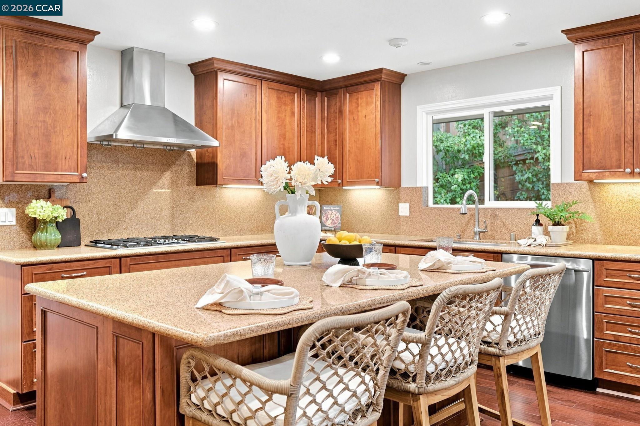2516 Roundhill Dr, Alamo CA 94507 — photo 9