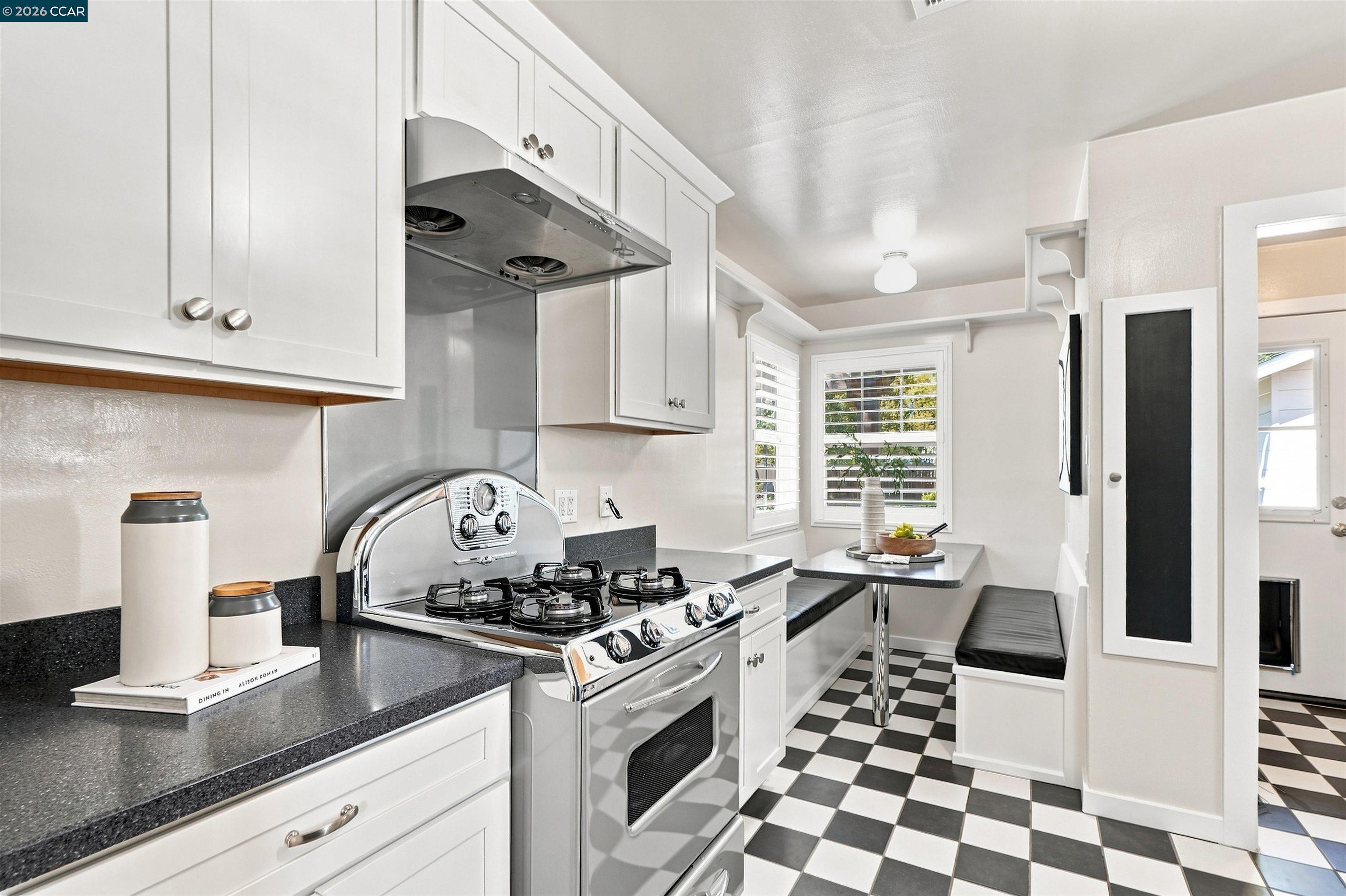 148 Roslyn Dr, Concord CA 94518 — photo 10