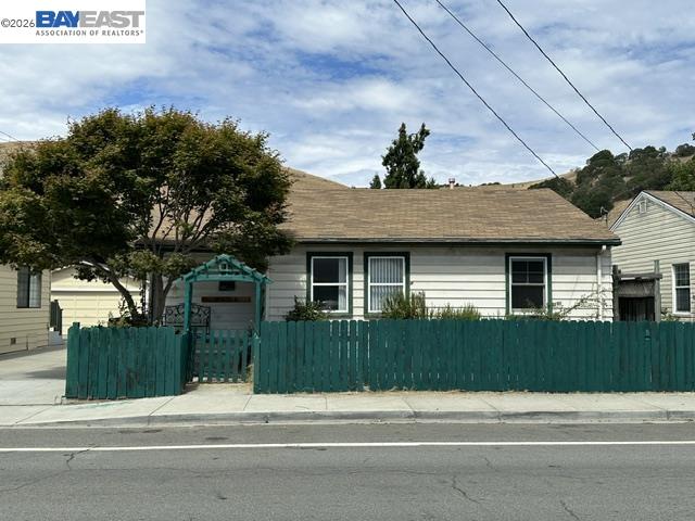 3 Bedroom, 1 Bath Fixer Upper with Living Room, Kitchen, Dining Area and Laundry Room plus Attached Studio with Kitchen Area, Full Bathroom and Walk-In Closet with Access from Home, Back Yard and Garage. Short Distance to Downtown Niles, Niles Elementary School, California Nursery Historical Park, LEAF Community Garden, Union City BART and Decoto Road(84).