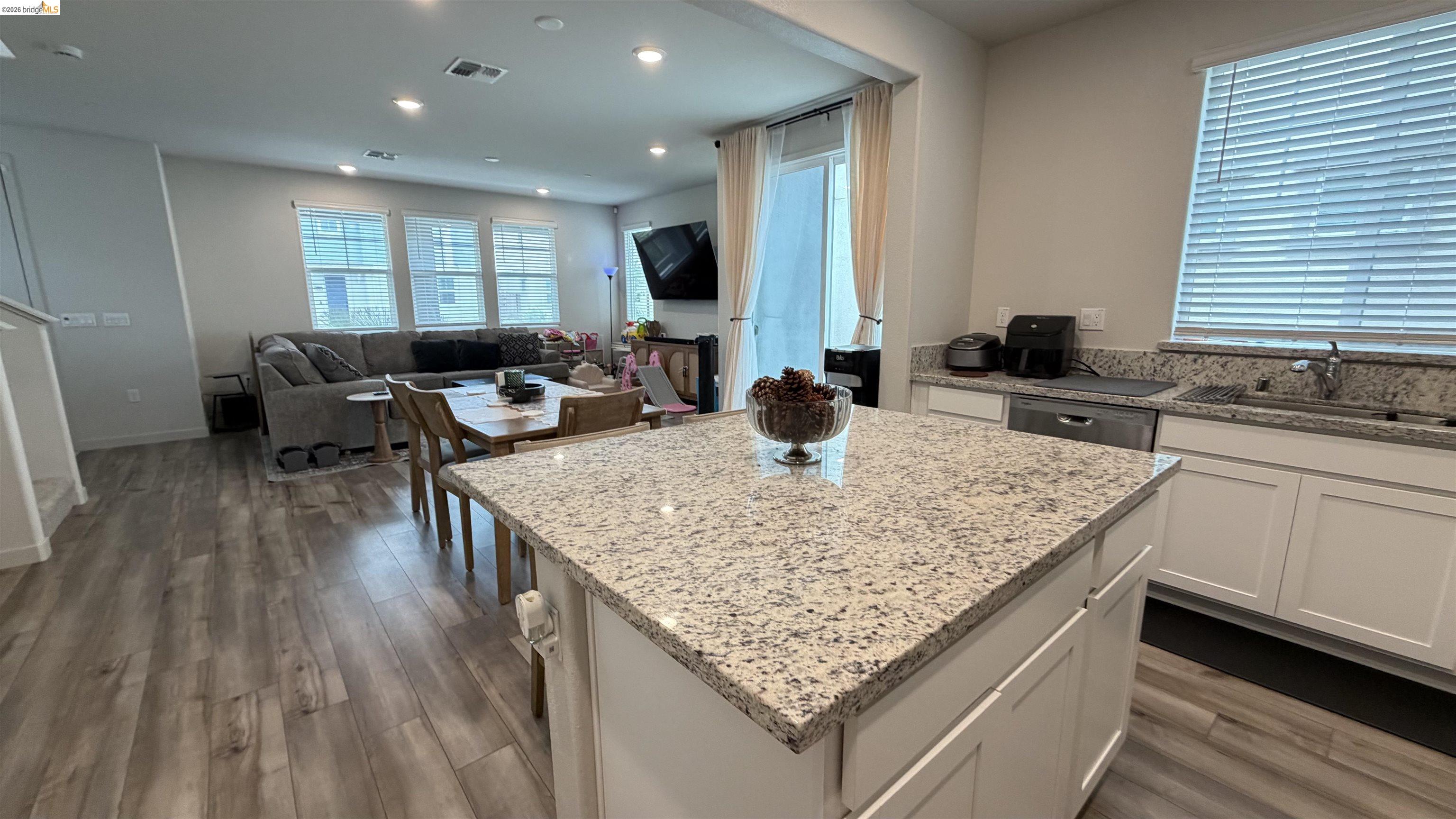 215 Manatee, Suisun City CA 94585 — photo 15