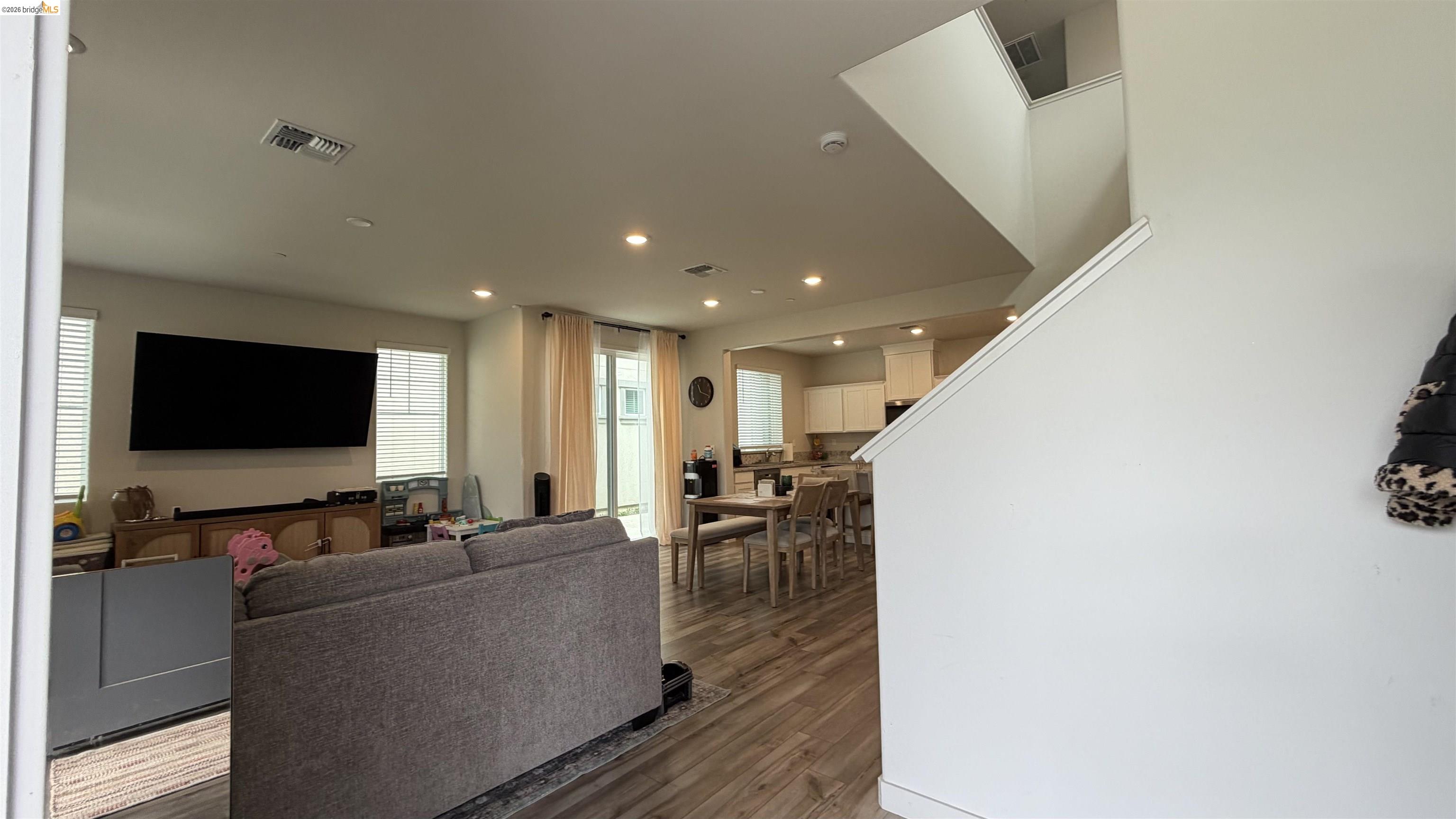 215 Manatee, Suisun City CA 94585 — photo 10