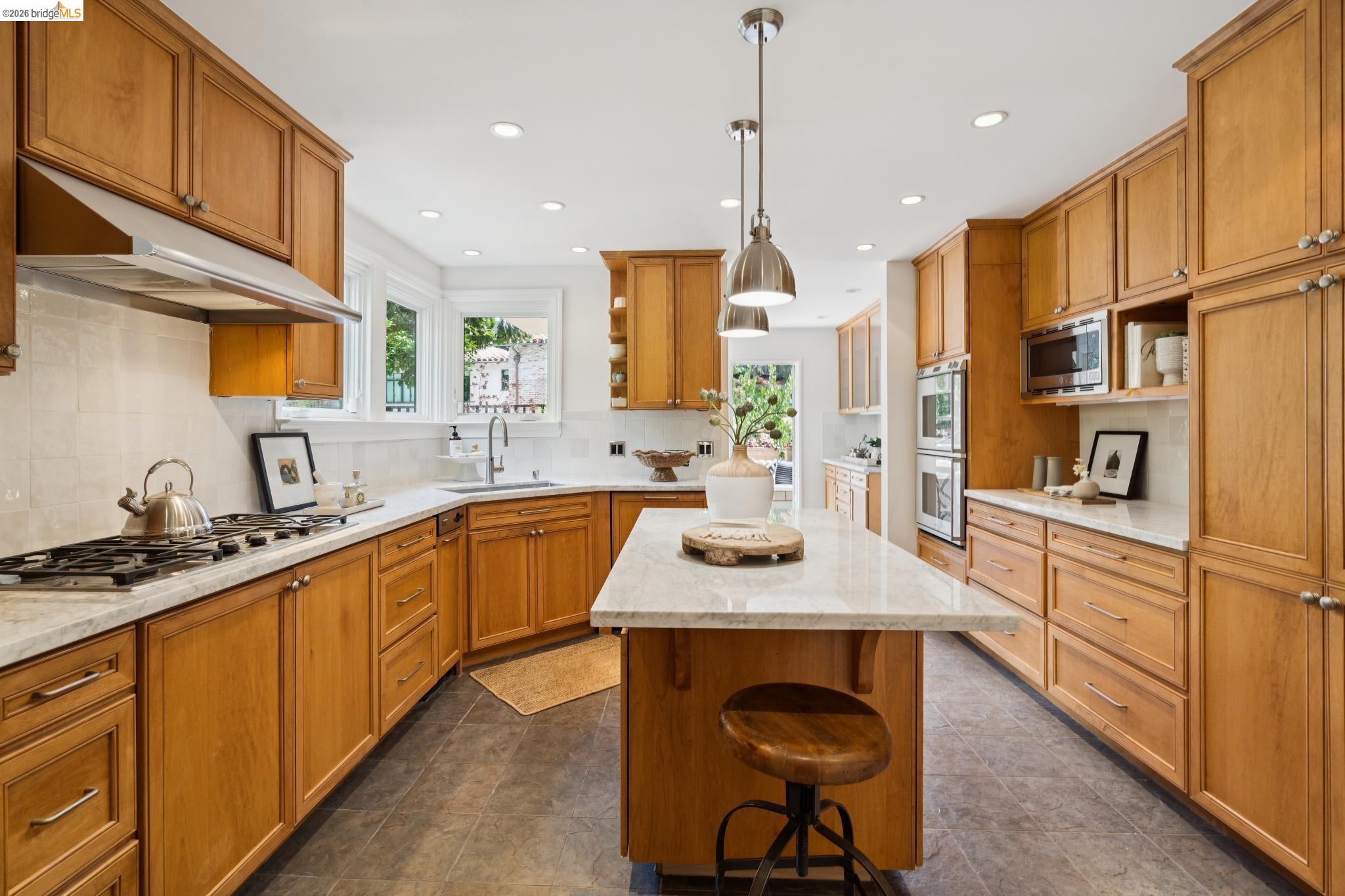 312 Saint James Drive, Piedmont CA 94611 — photo 17