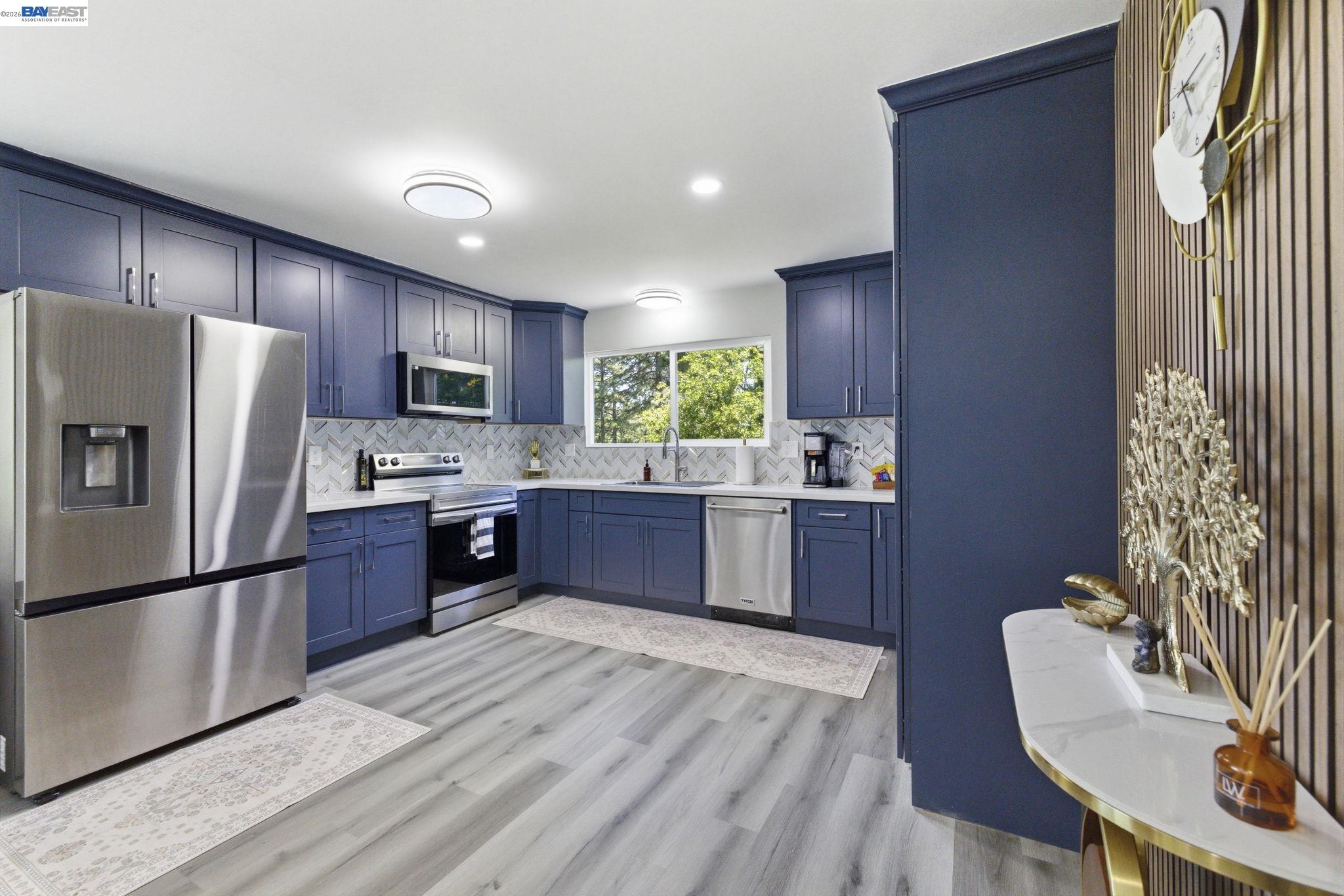 12017 Hillhurst Cir, Groveland CA 95321 — photo 11